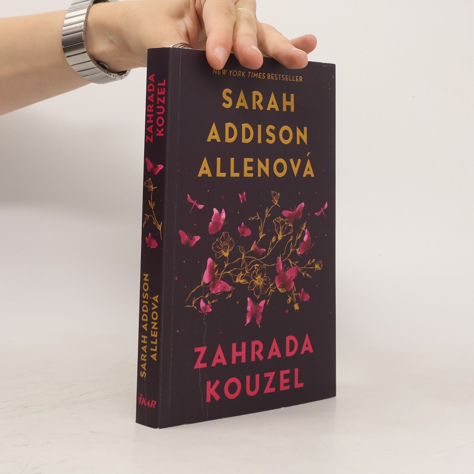 Sarah Addison Allen Zahrada kouzel