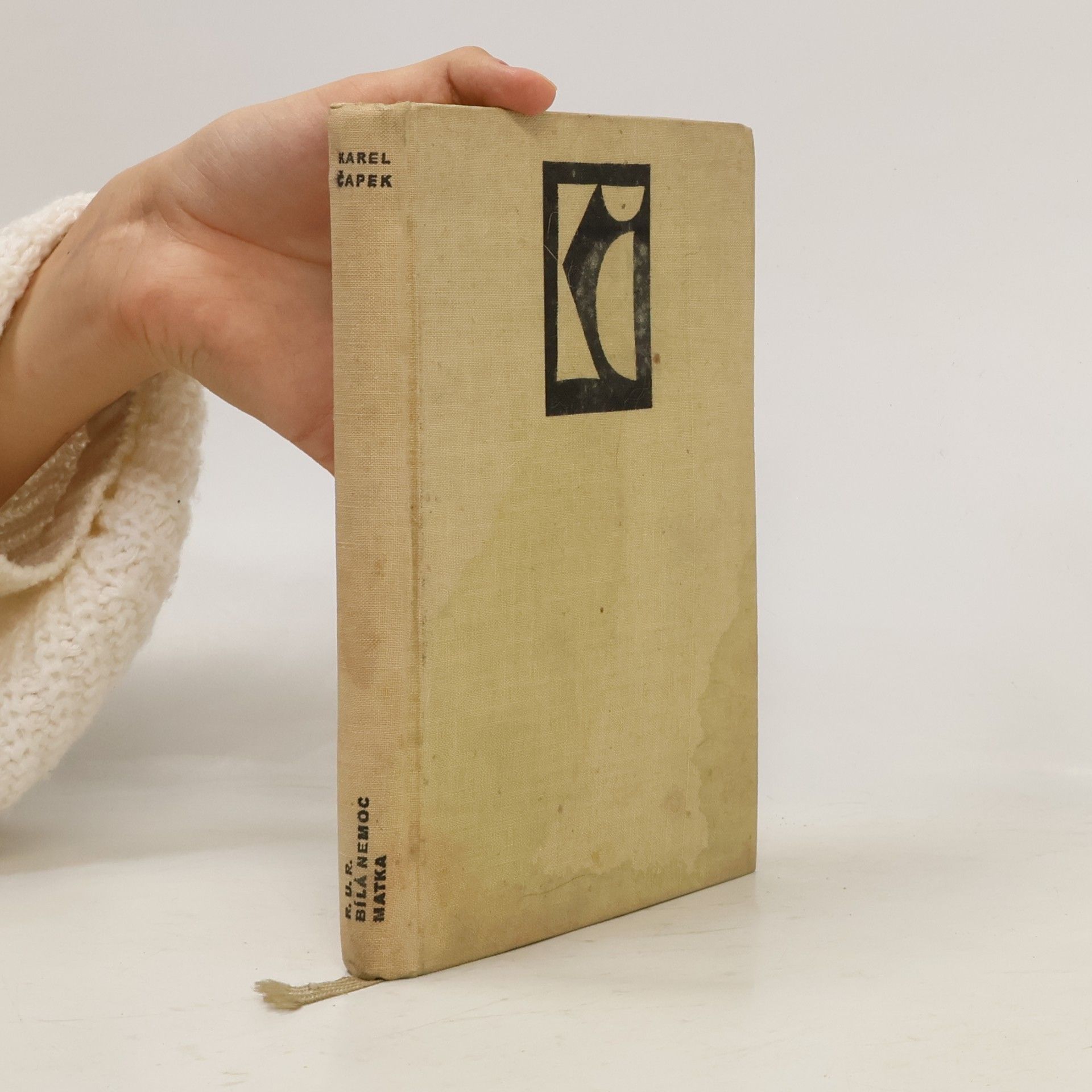Karel Čapek R. U. R., Bílá nemoc, Matka