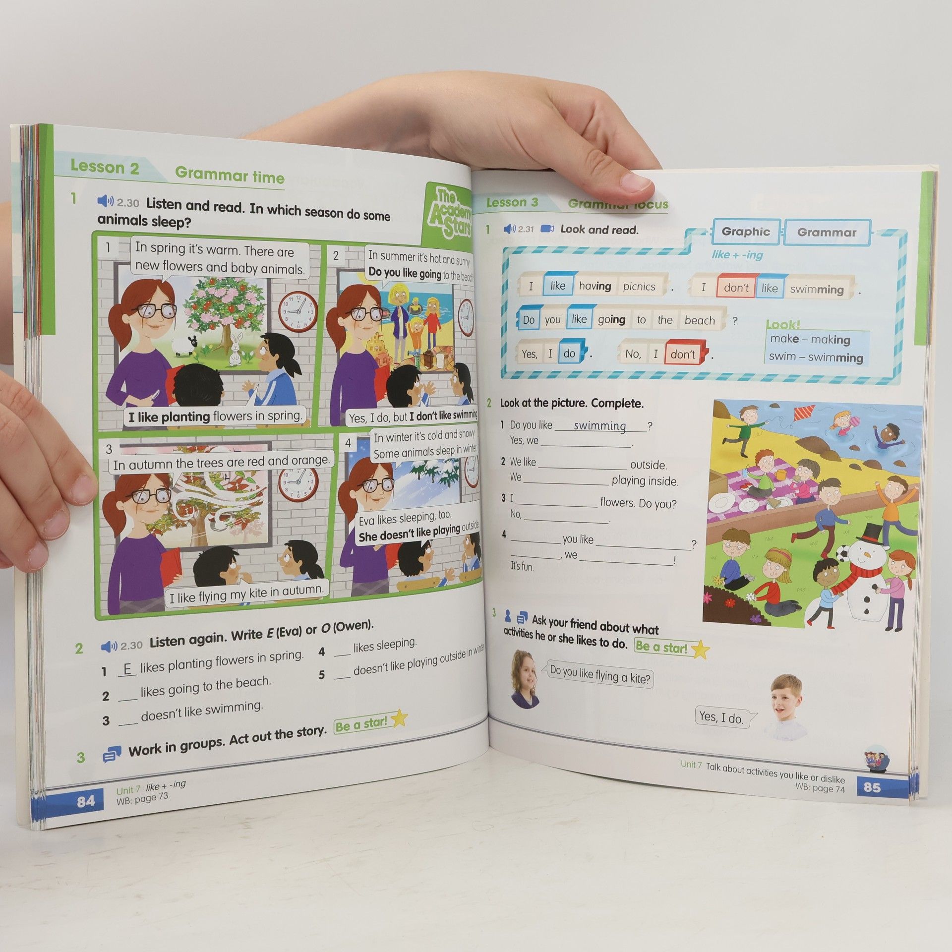 Kathryn Harper Academy Stars Level 2 Pupil's Book