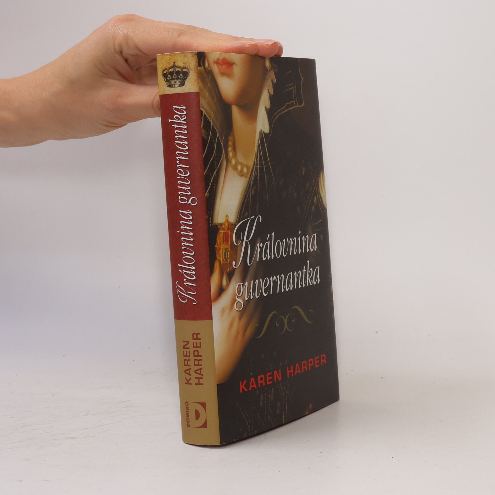Karen Karen S. Harper Královnina guvernantka