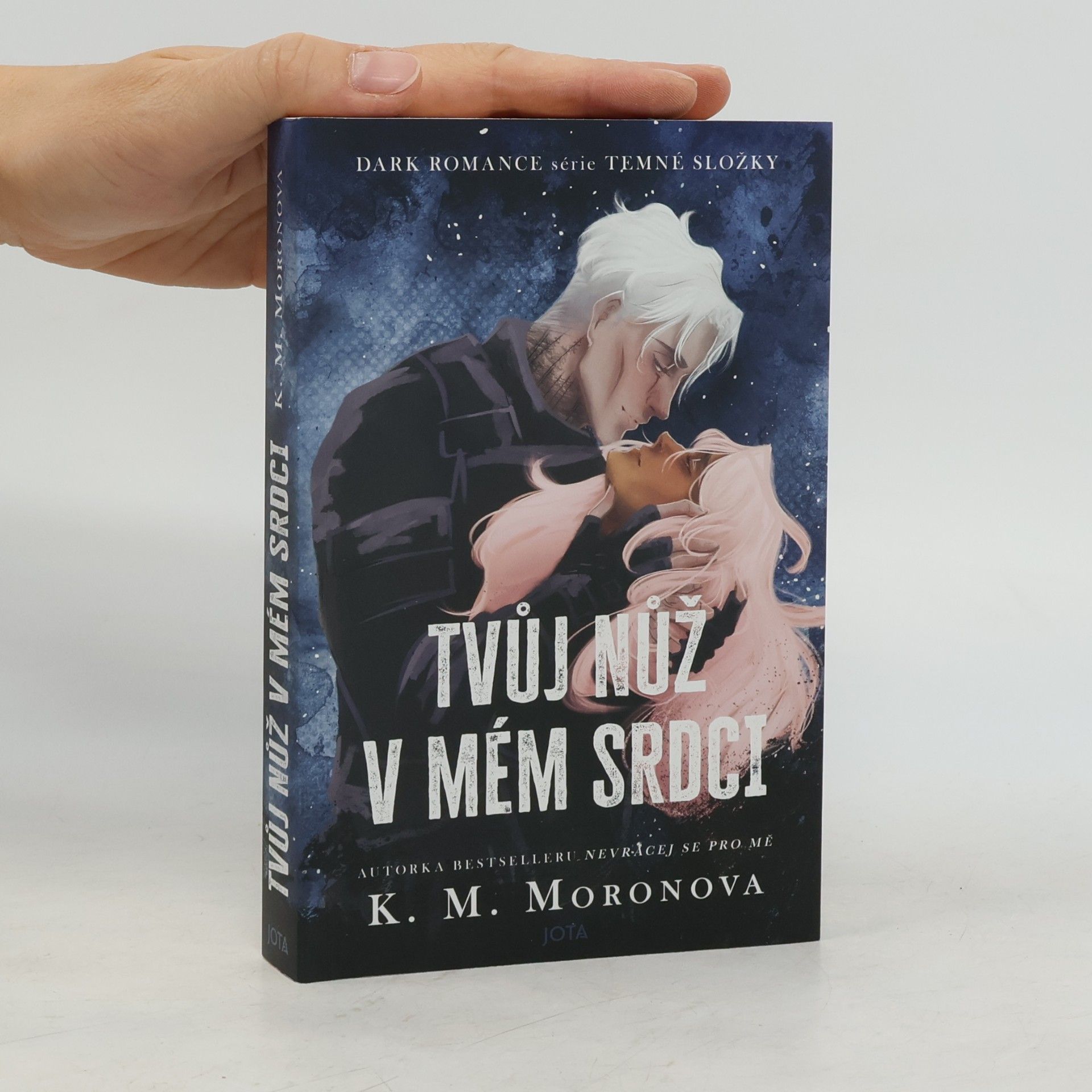K M Moronova Tvůj nůž v mém srdci