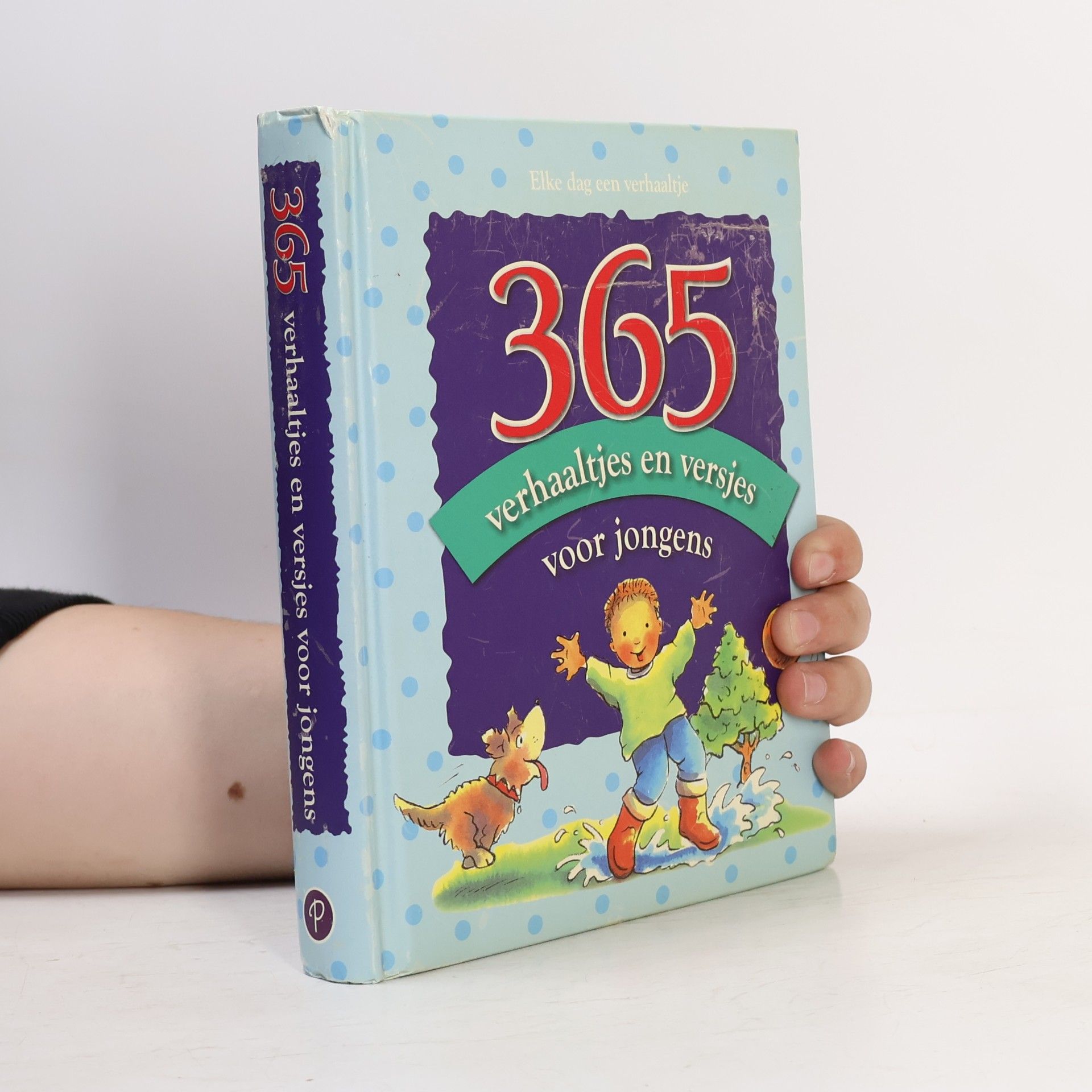 365 verhaaltjes en versjes voor jongens