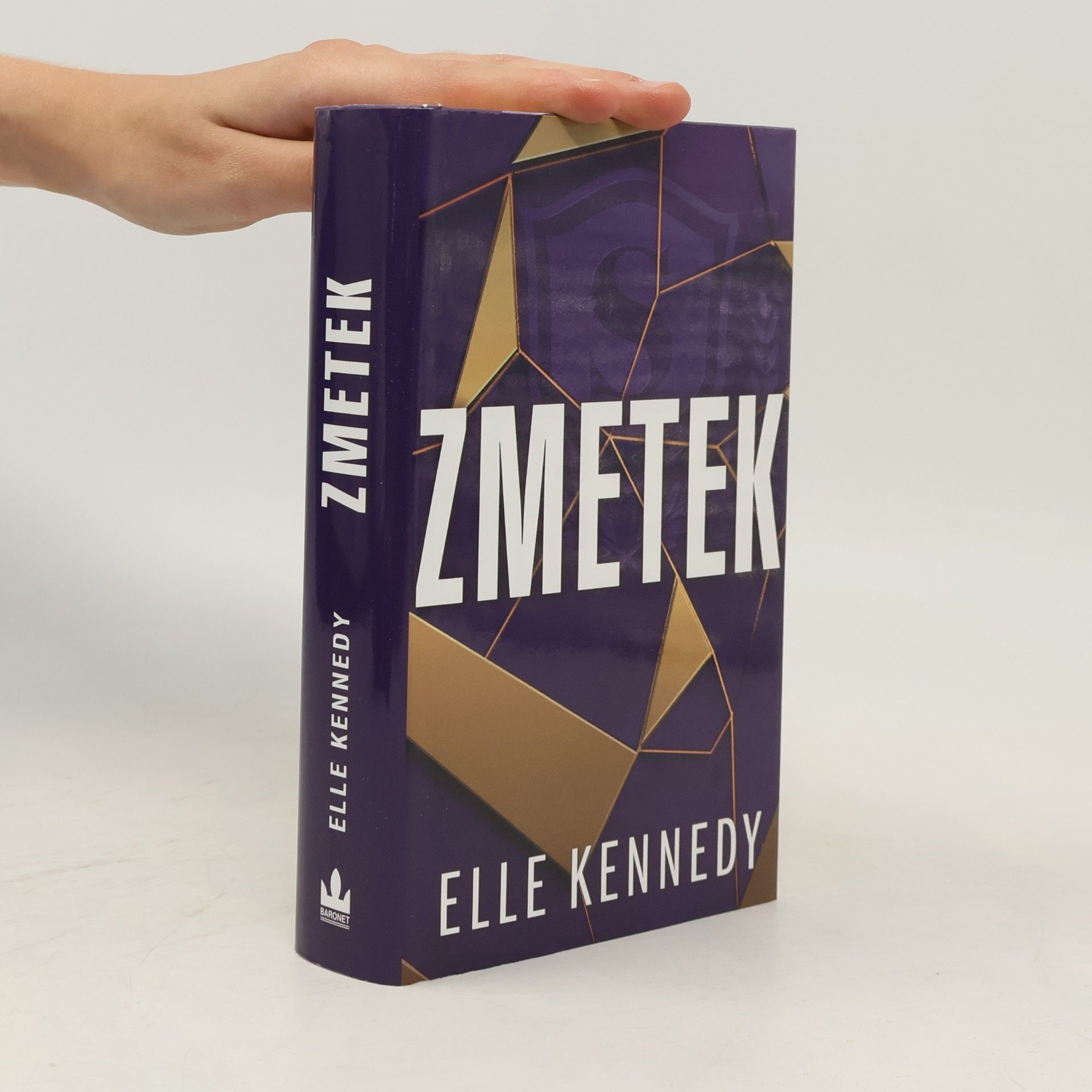 Elle Kennedy Zmetek