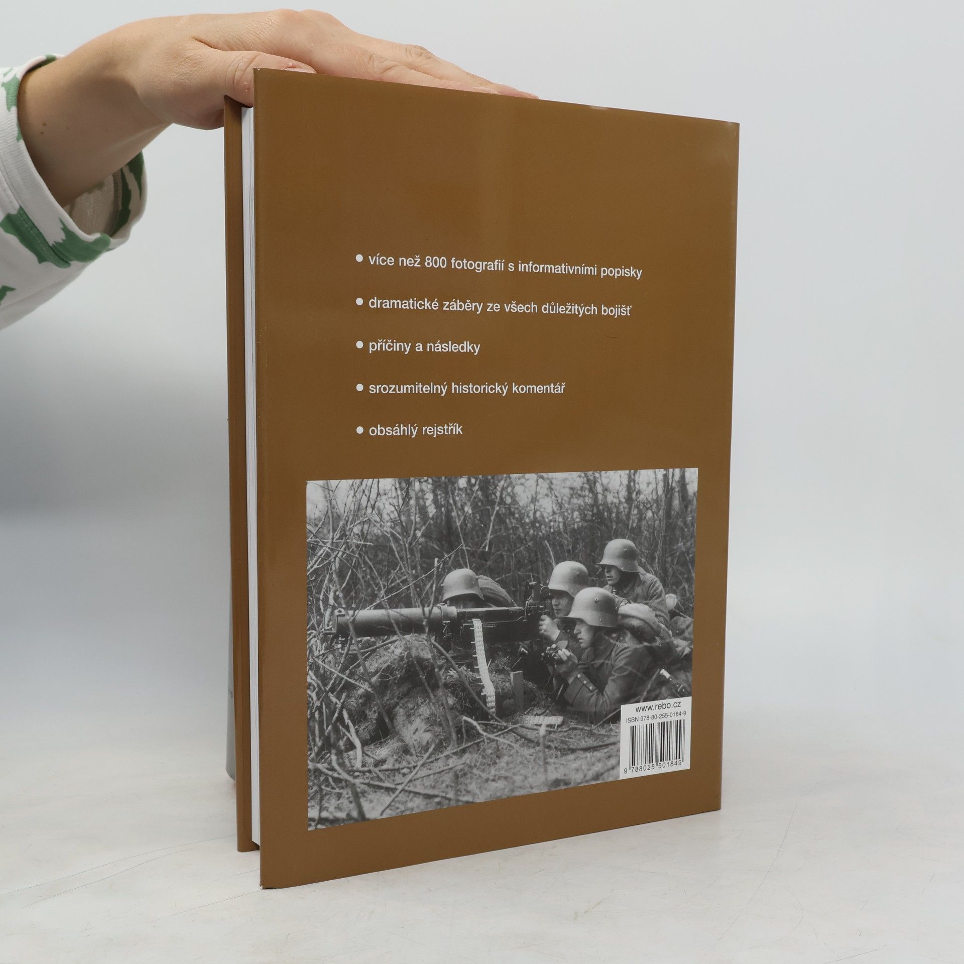 Kolektiv autorů Největší válečné konflikty XX. století v dokumentární fotografii: I. a II. světová válka