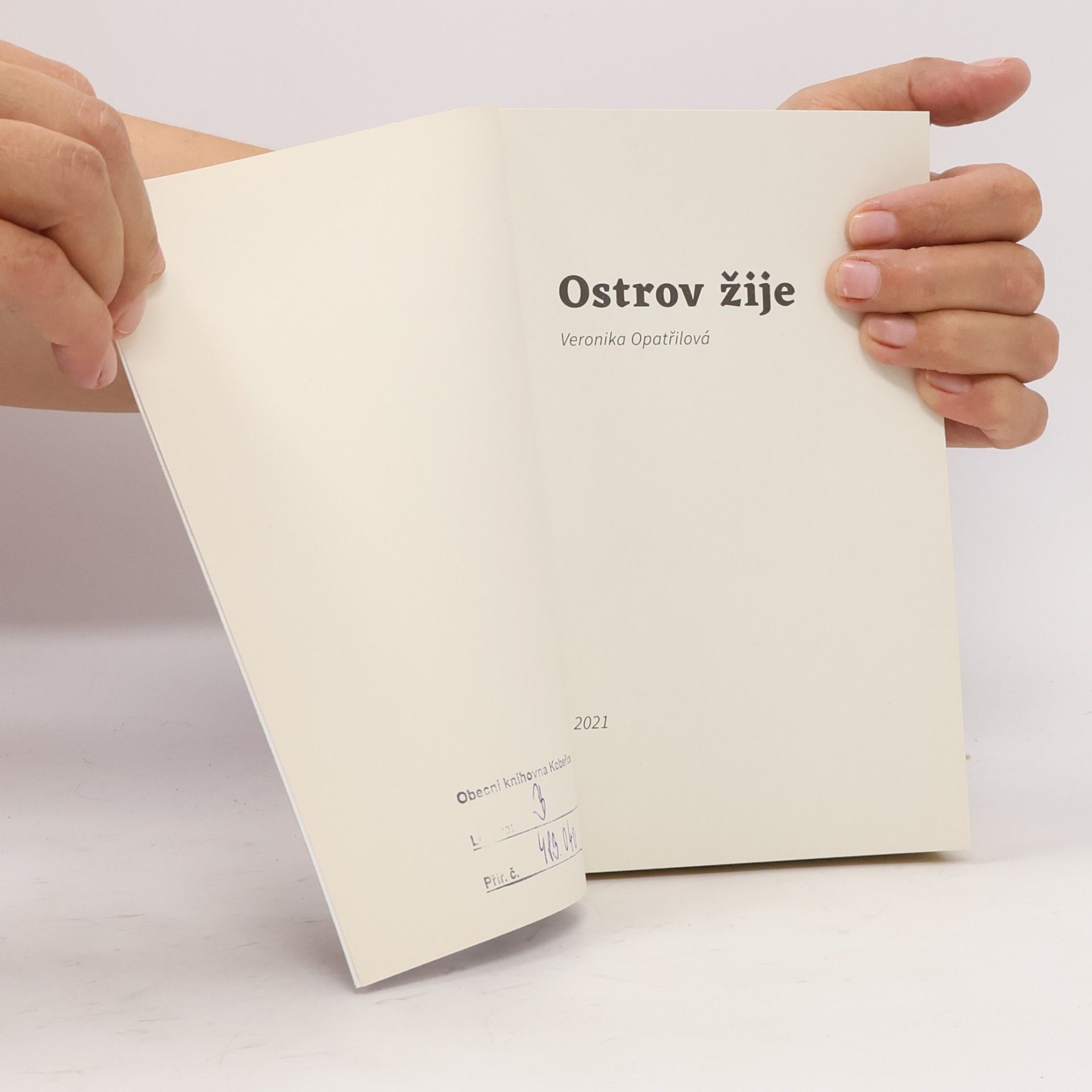 Veronika Opatřilová Ostrov žije