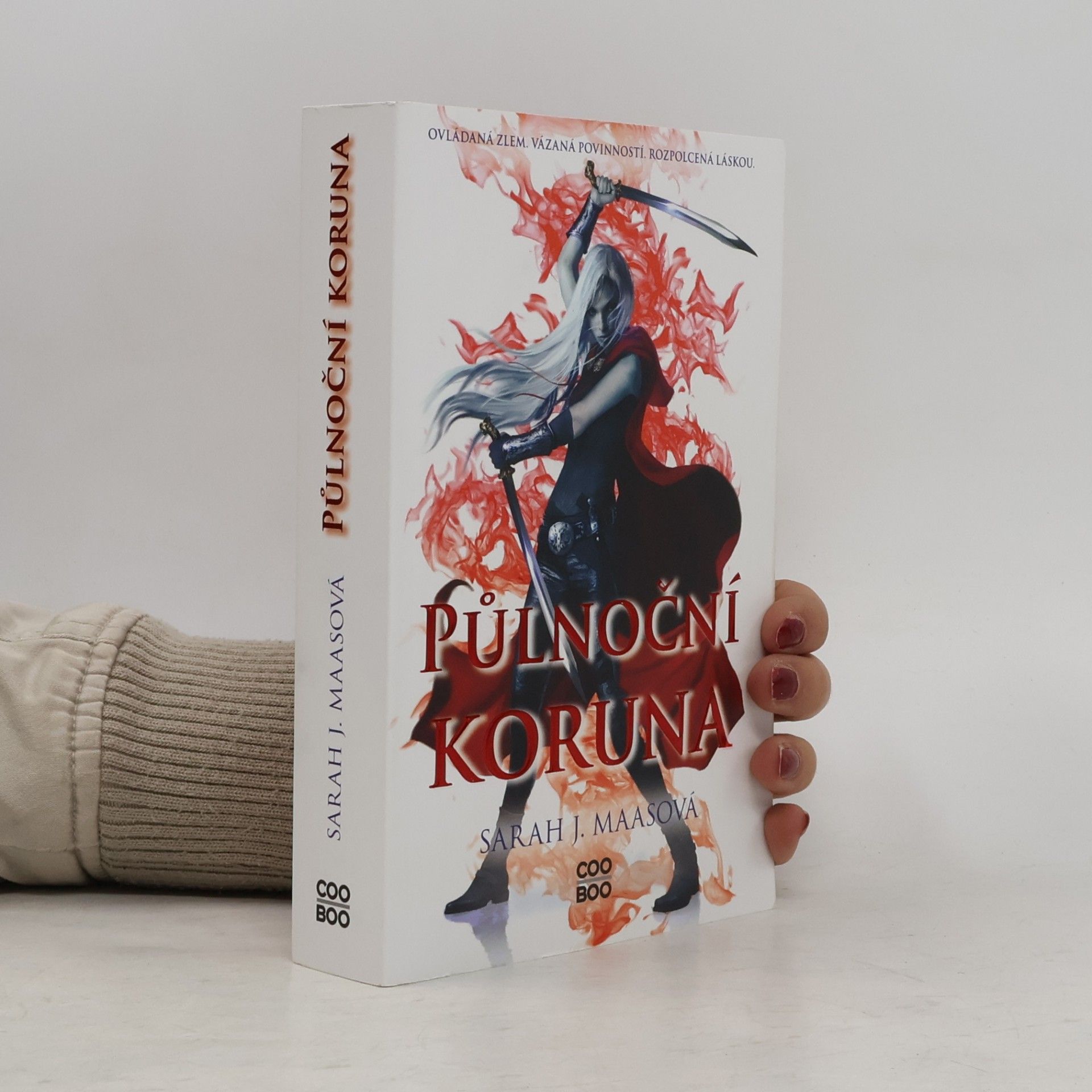 Sarah J. Maas Půlnoční koruna