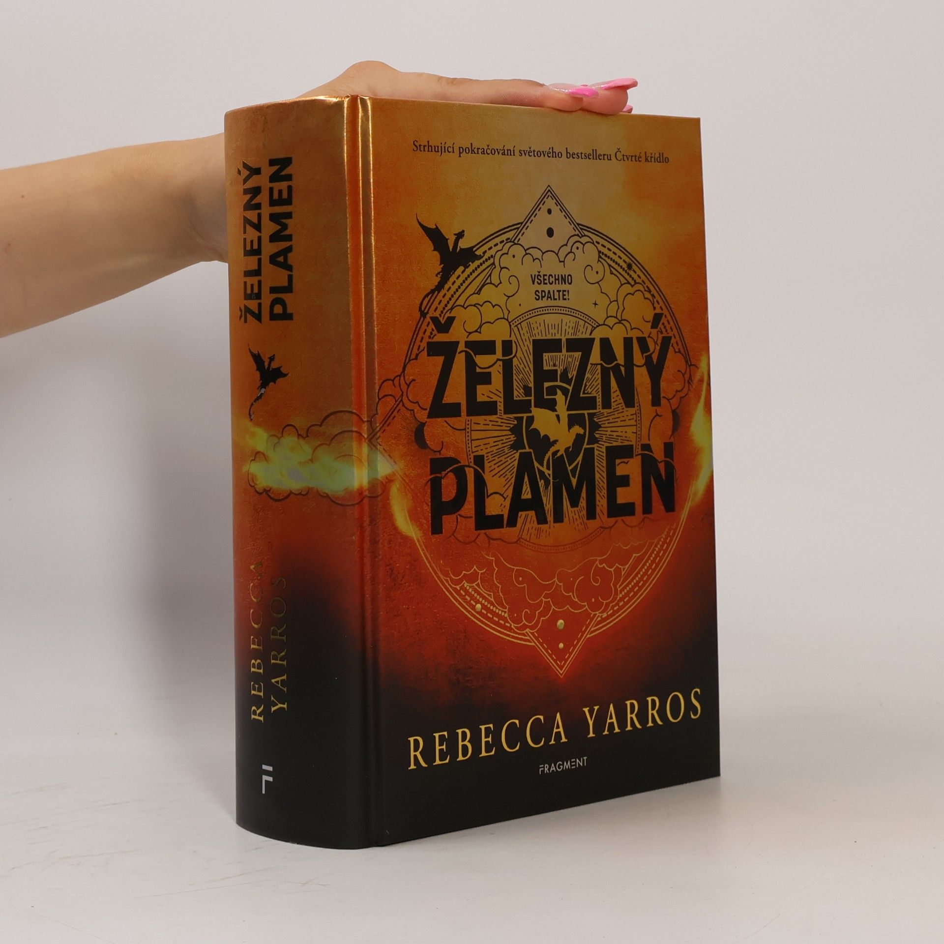 Rebecca Yarros Železný plamen