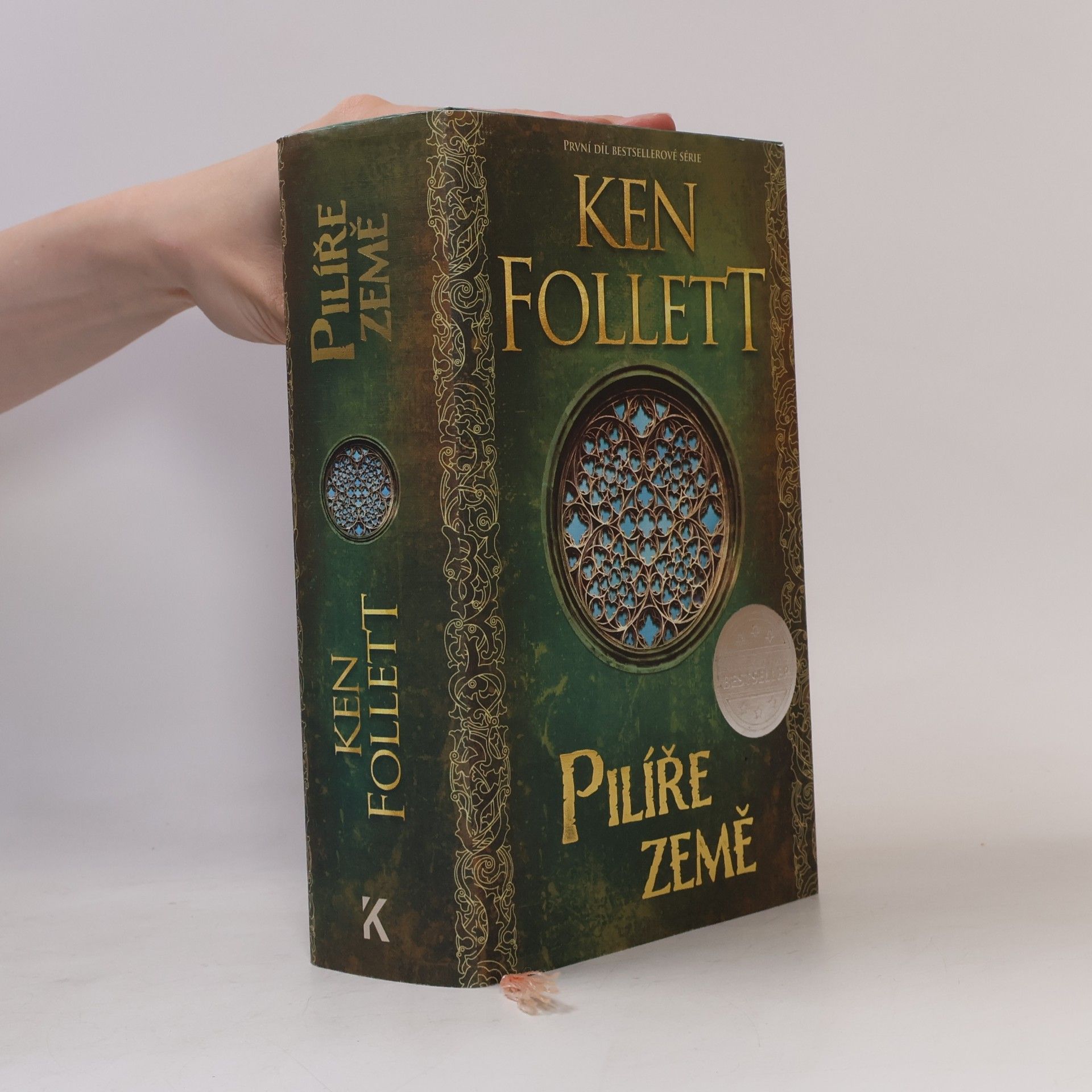 Ken Follett Pilíře země
