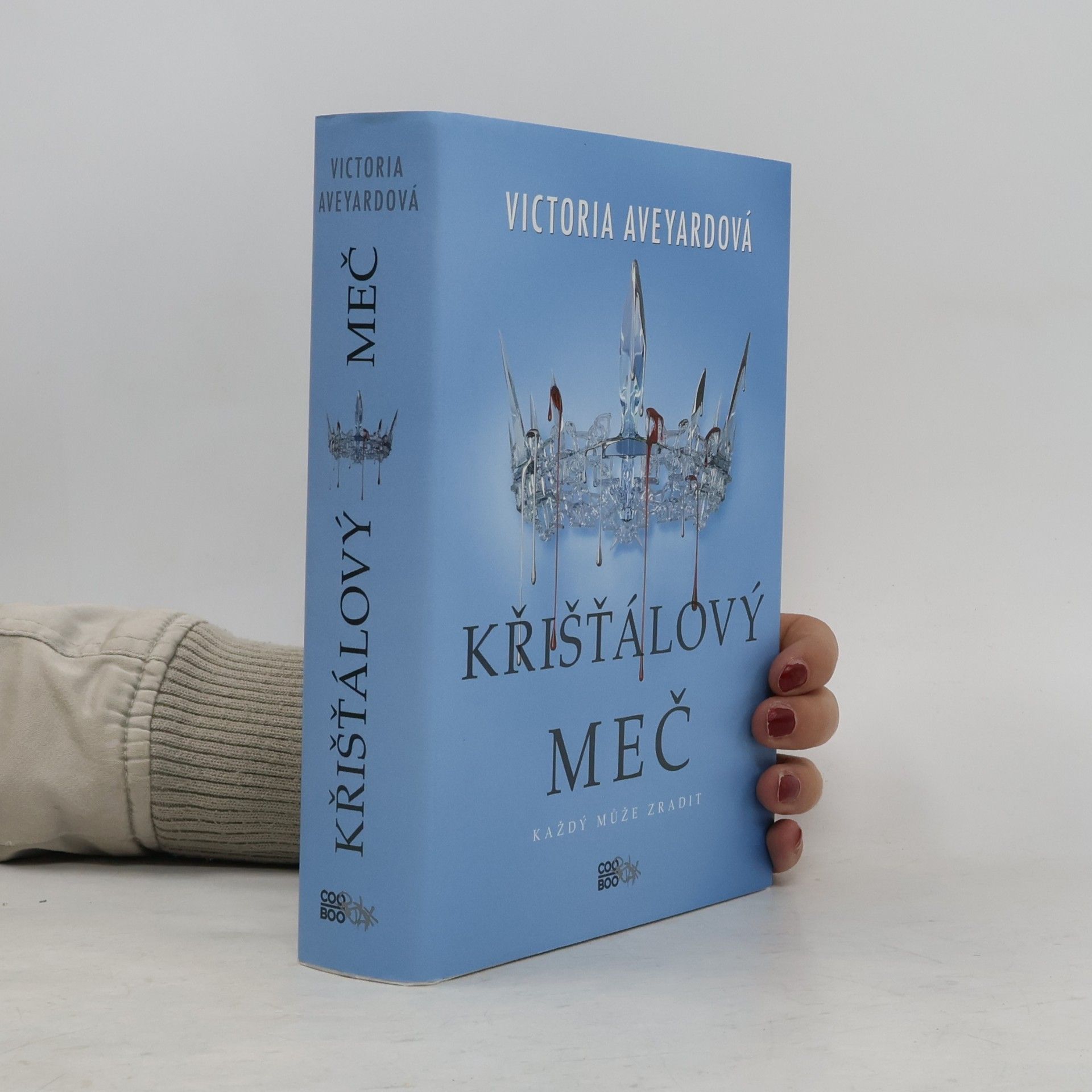 Victoria Aveyard Křišťálový meč