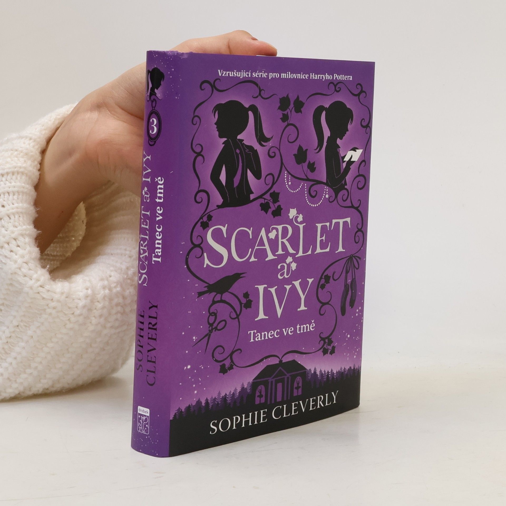 Sophie Cleverly Scarlet a Ivy. Tanec ve tmě