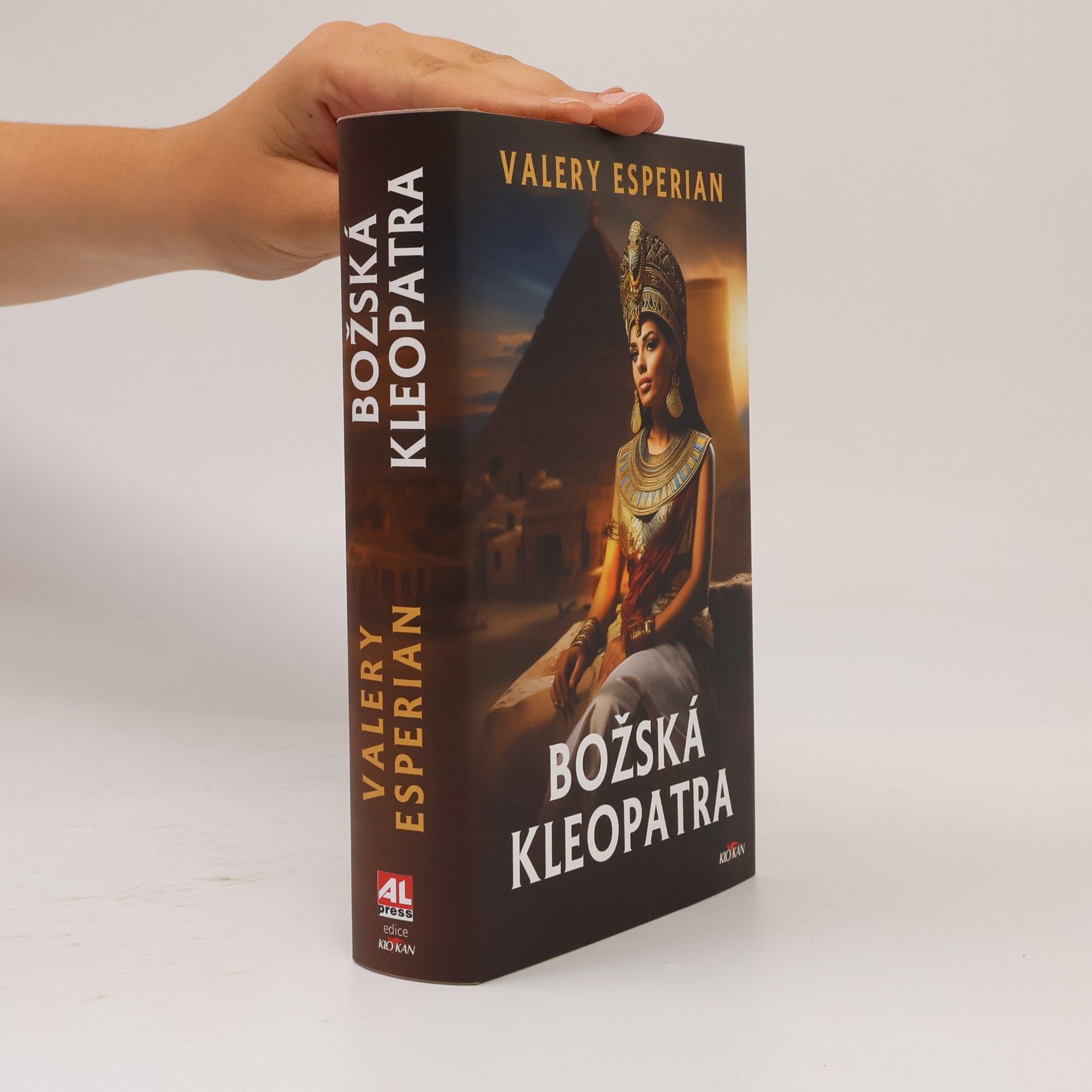 Valery Esperian Božská Kleopatra