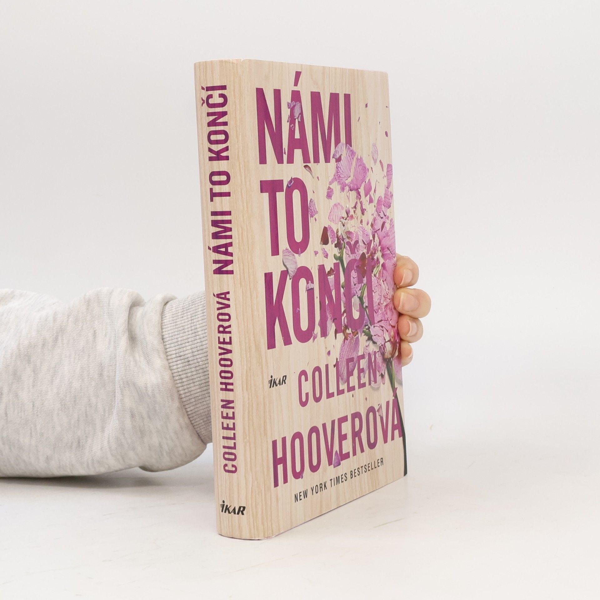 Colleen Hoover Námi to končí