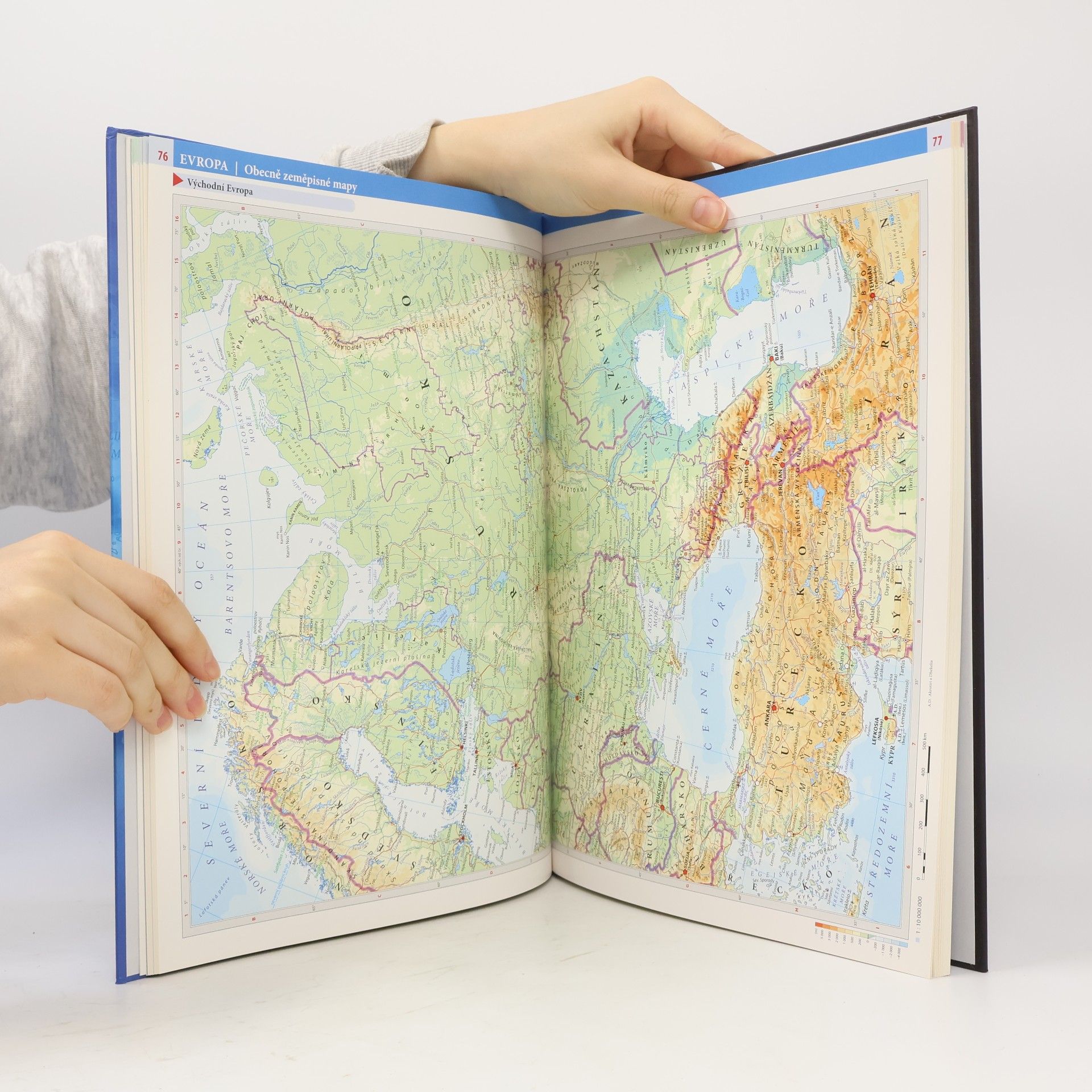Autorenkollektiv Školní atlas světa