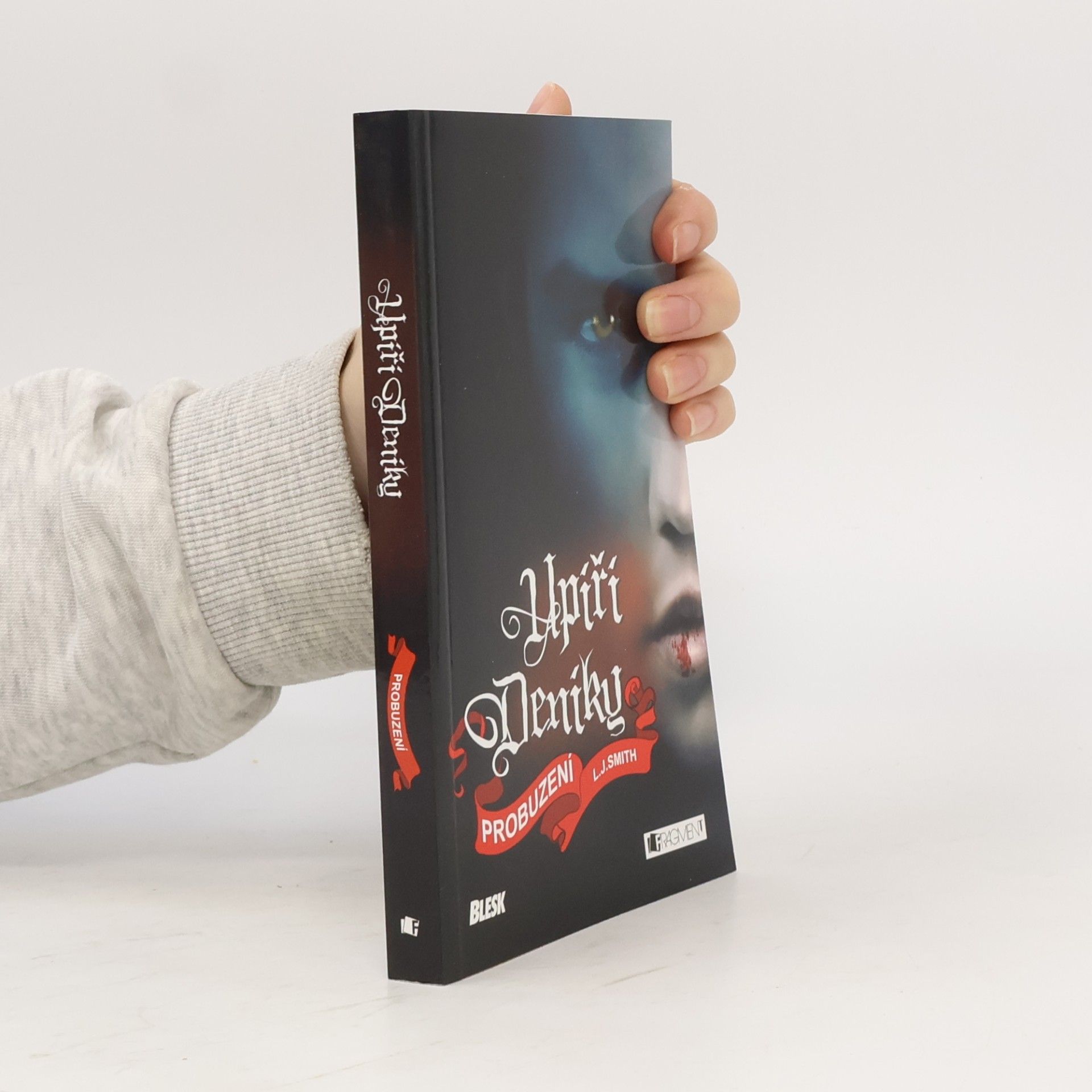 L. J. Smithová  Upíří deníky. Probuzení