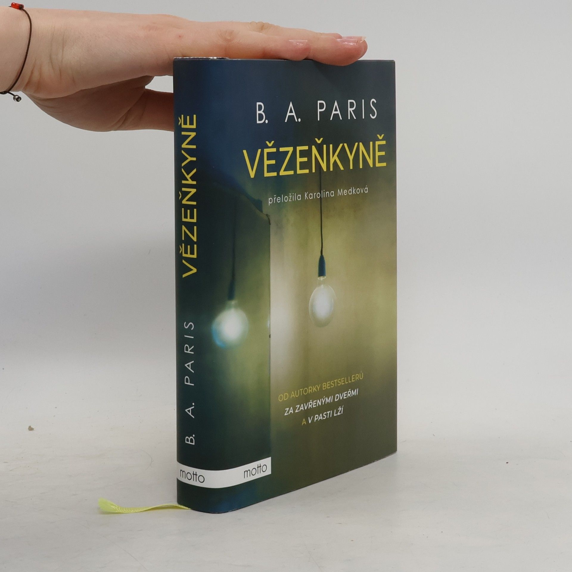 B.A. Paris Vězenkyně
