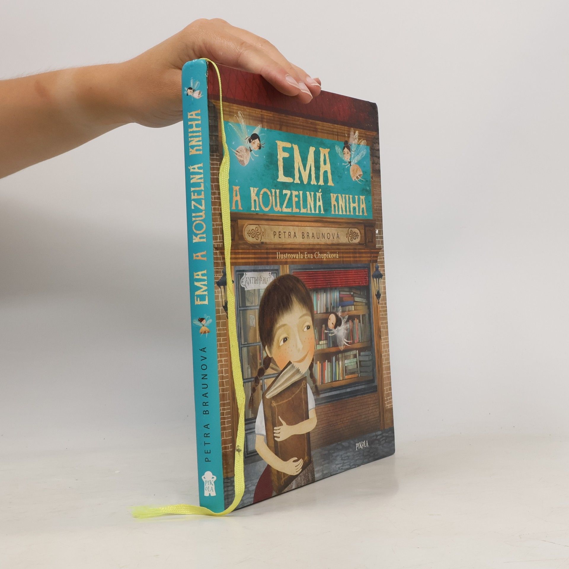 Ema a kouzelná kniha