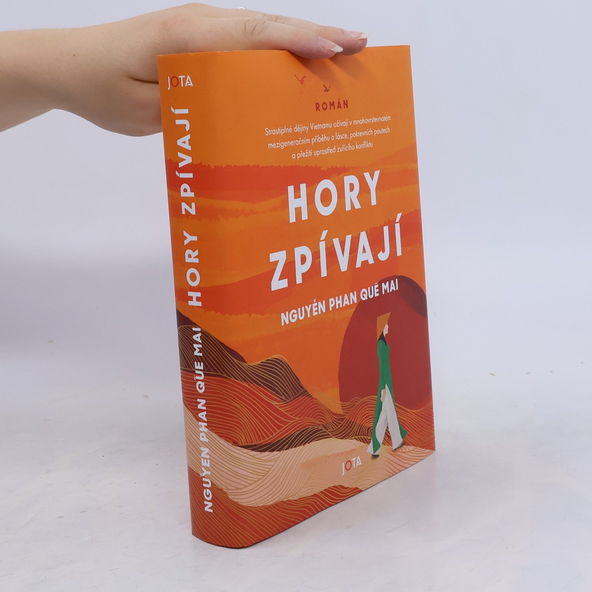 Nguyễn Phan Quế Mai Hory zpívají
