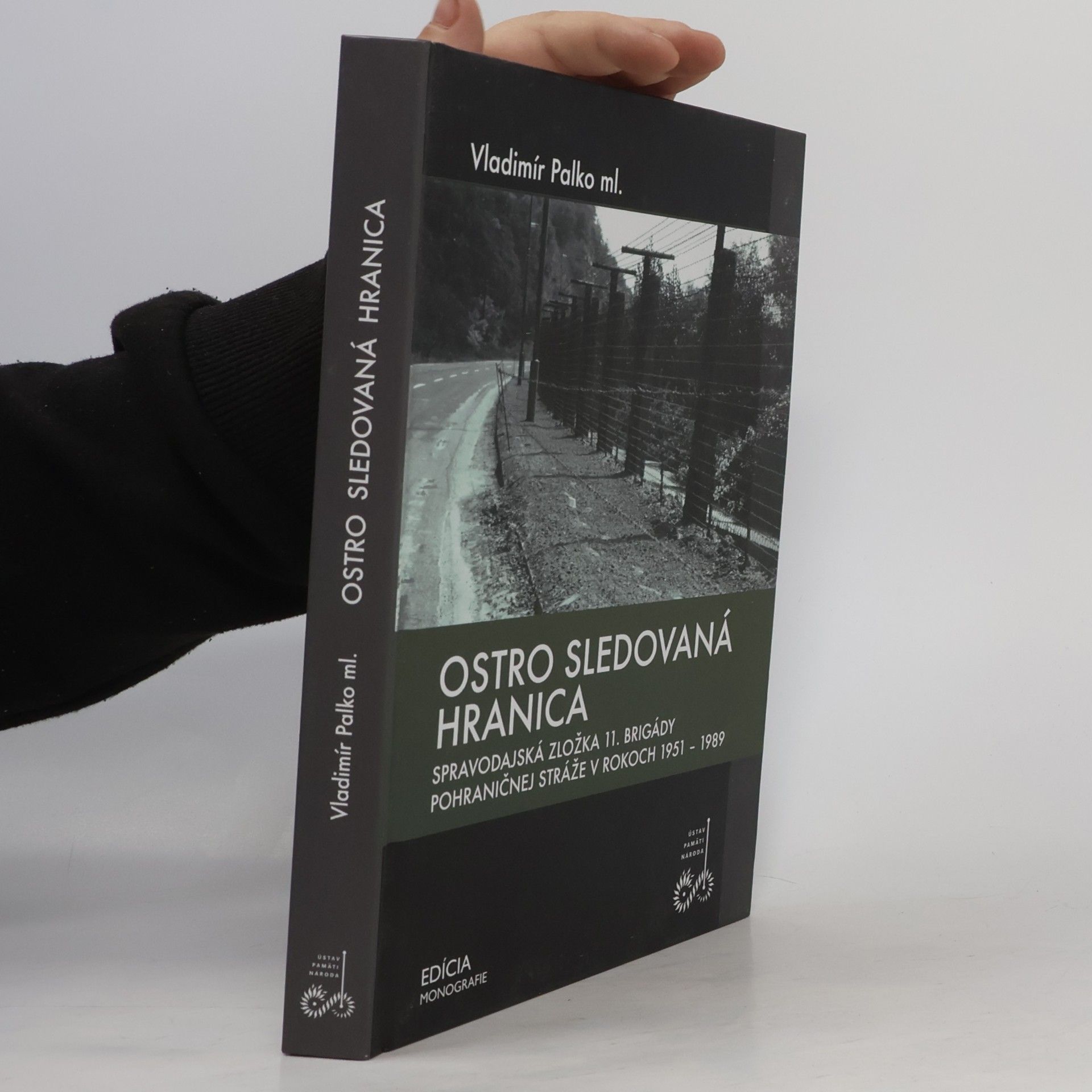 Ostro sledovaná hranica
