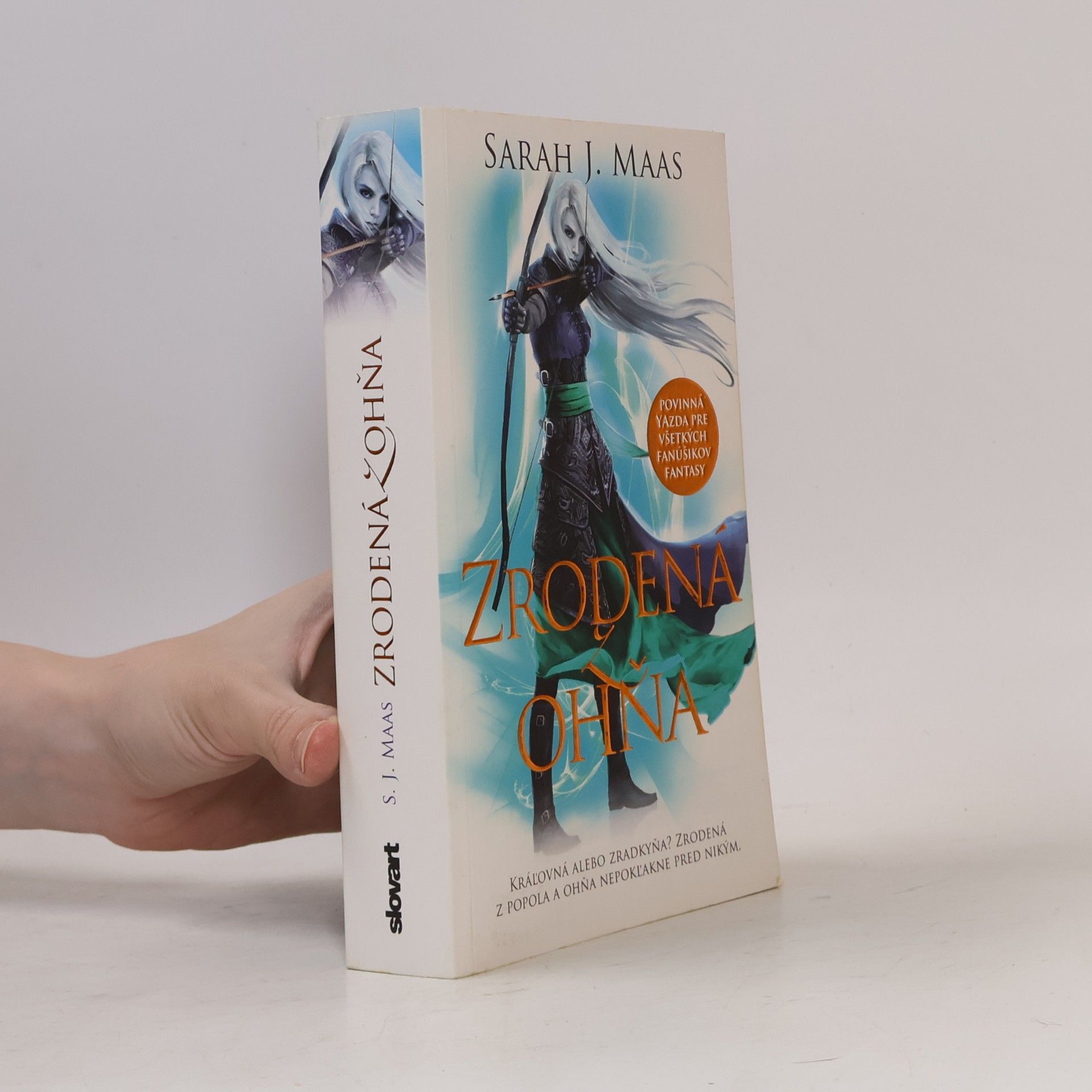Sarah J. Maas Zrodená z ohňa