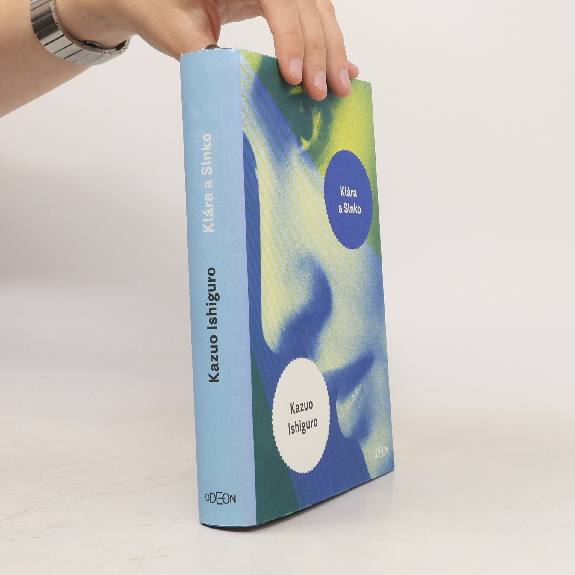 Kazuo Ishiguro Klára a Slnko