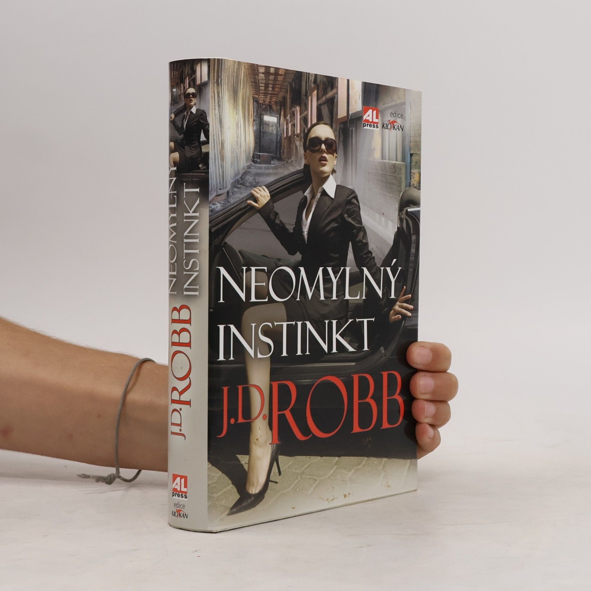Nora Roberts Neomylný instinkt