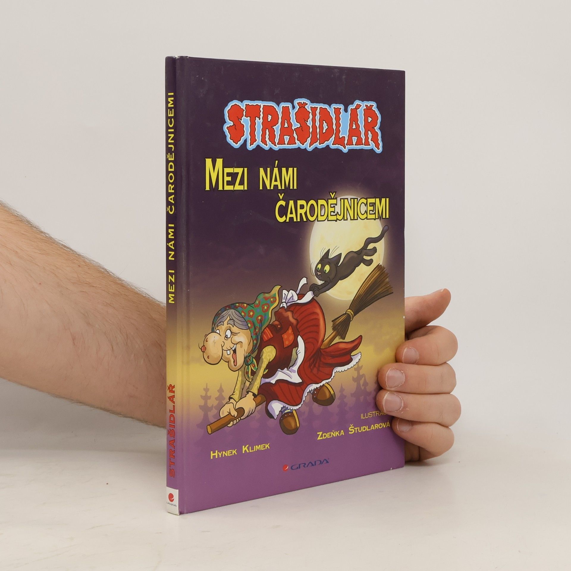 Strašidlář. Mezi námi čarodějnicemi