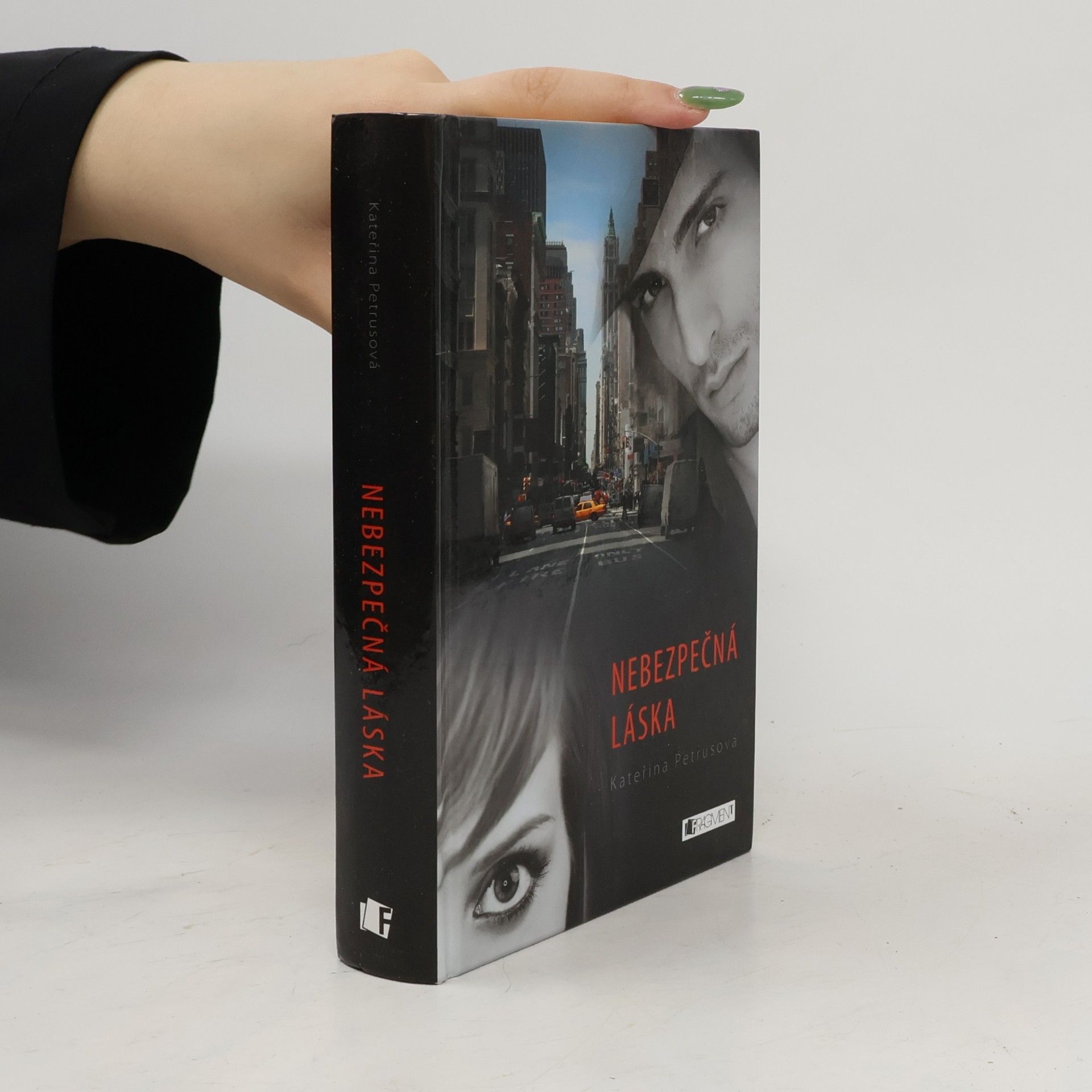 Kateřina Petrusová Nebezpečná láska (1. díl série Bavettovi)
