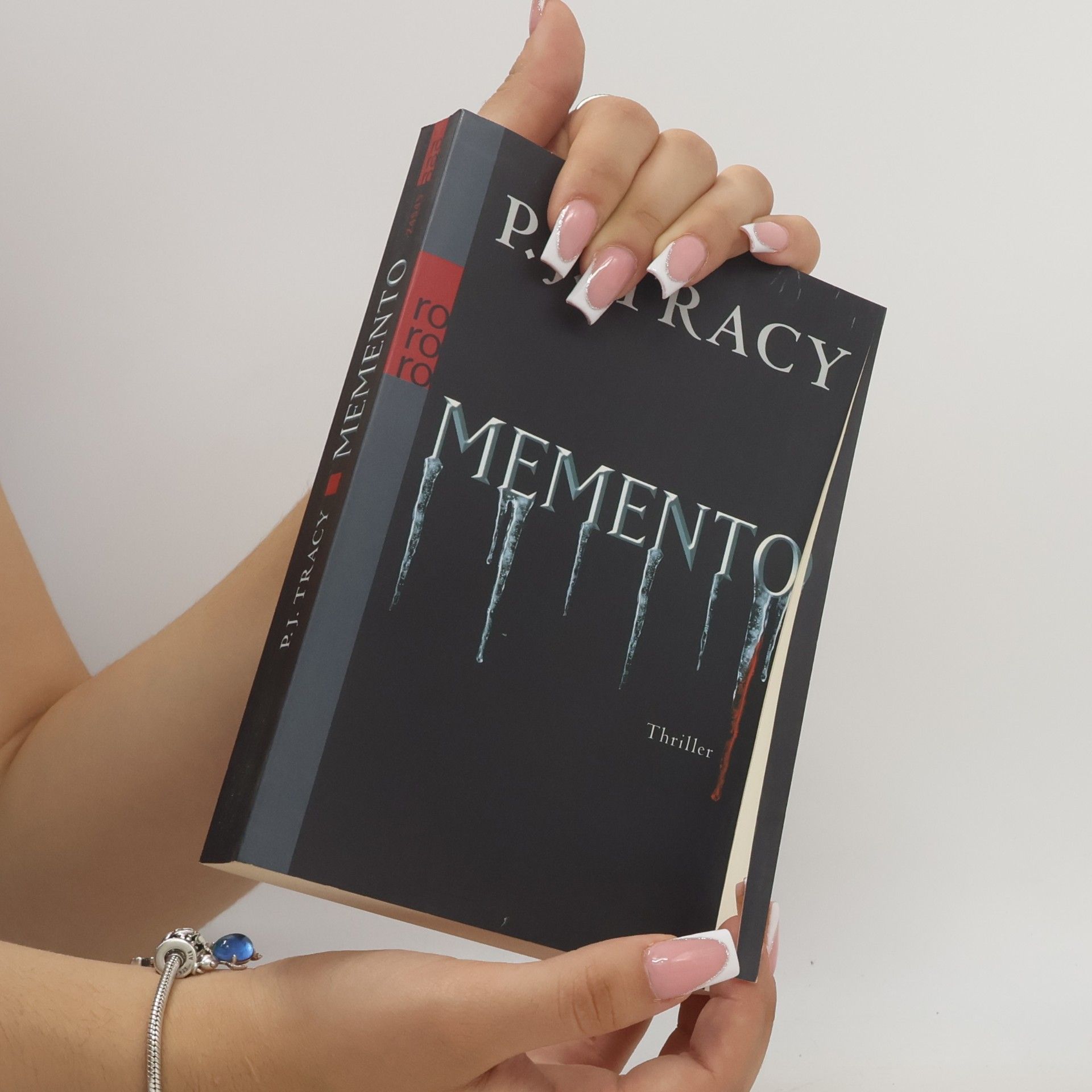 P. J. Tracy Memento