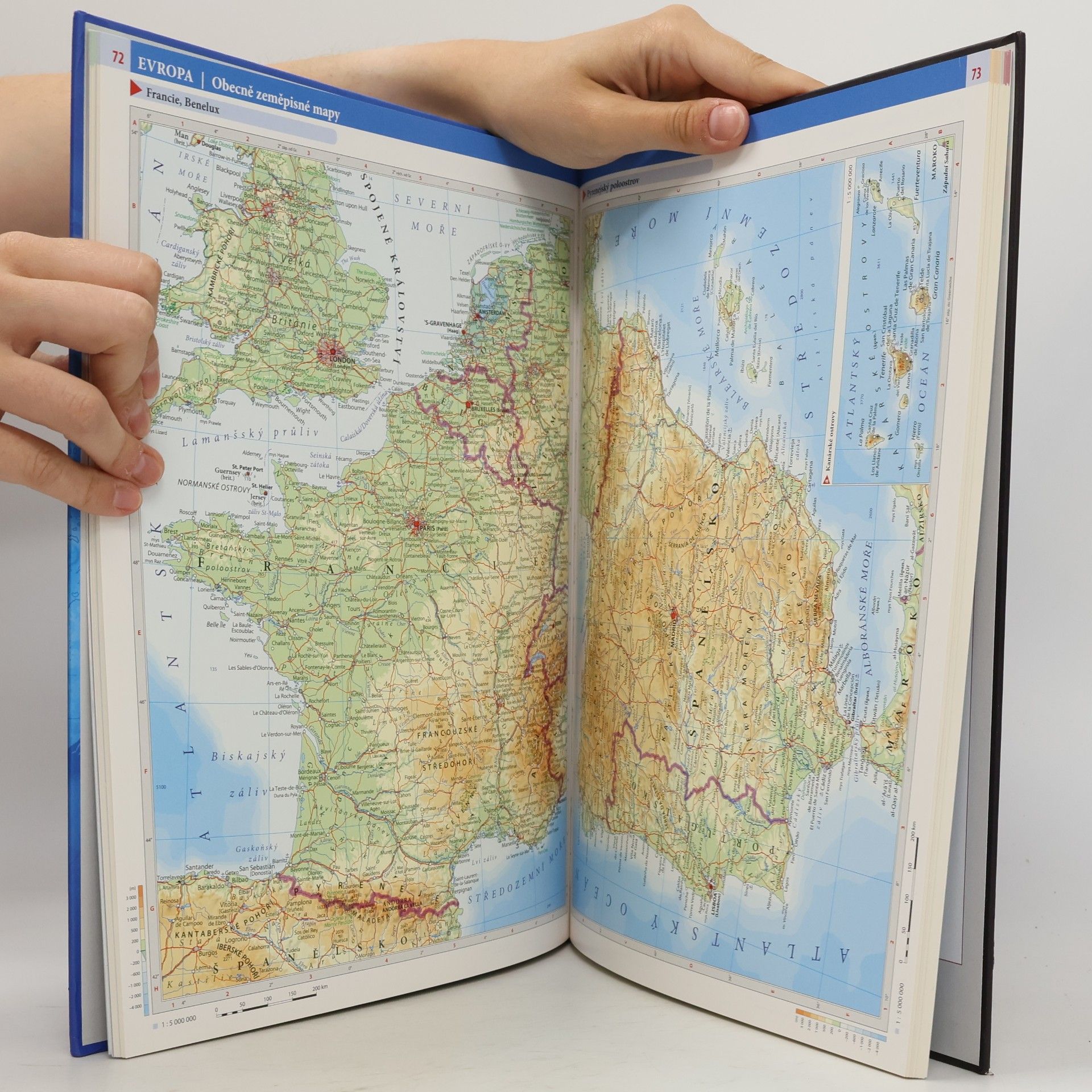 Autorenkollektiv Školní atlas světa