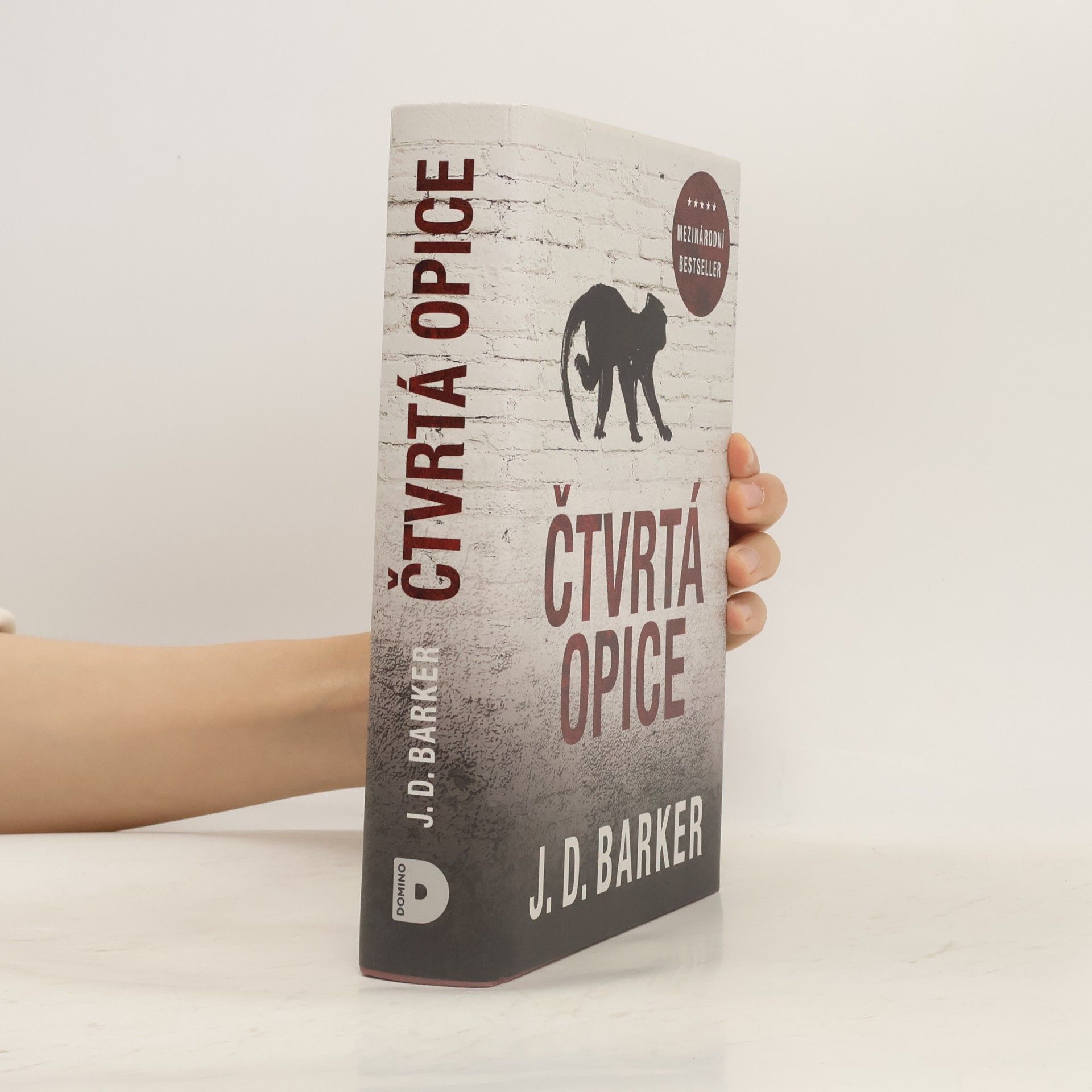 J. D. (Jonathan Dylan) Barker Čtvrtá opice
