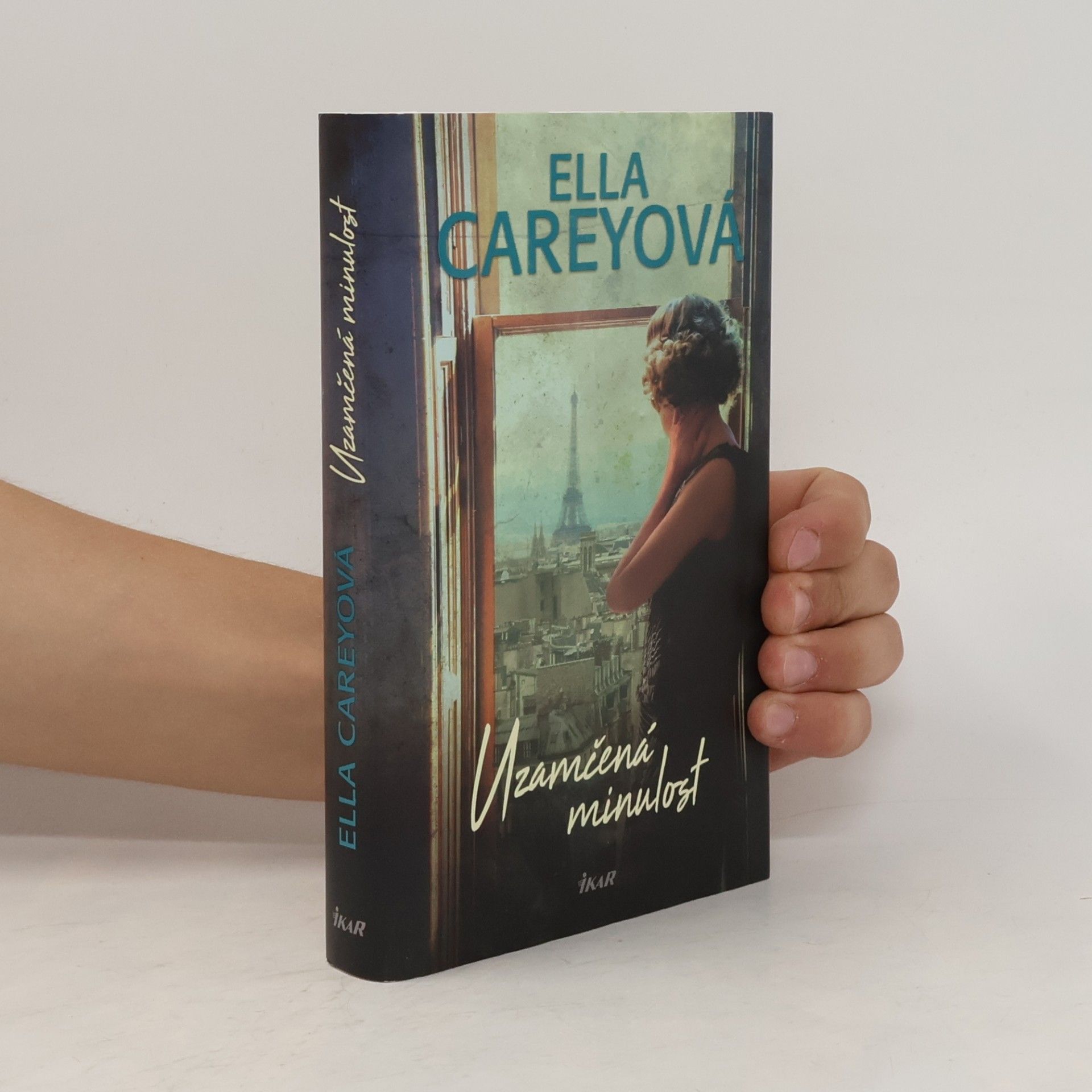 Ella Carey Uzamčená minulost