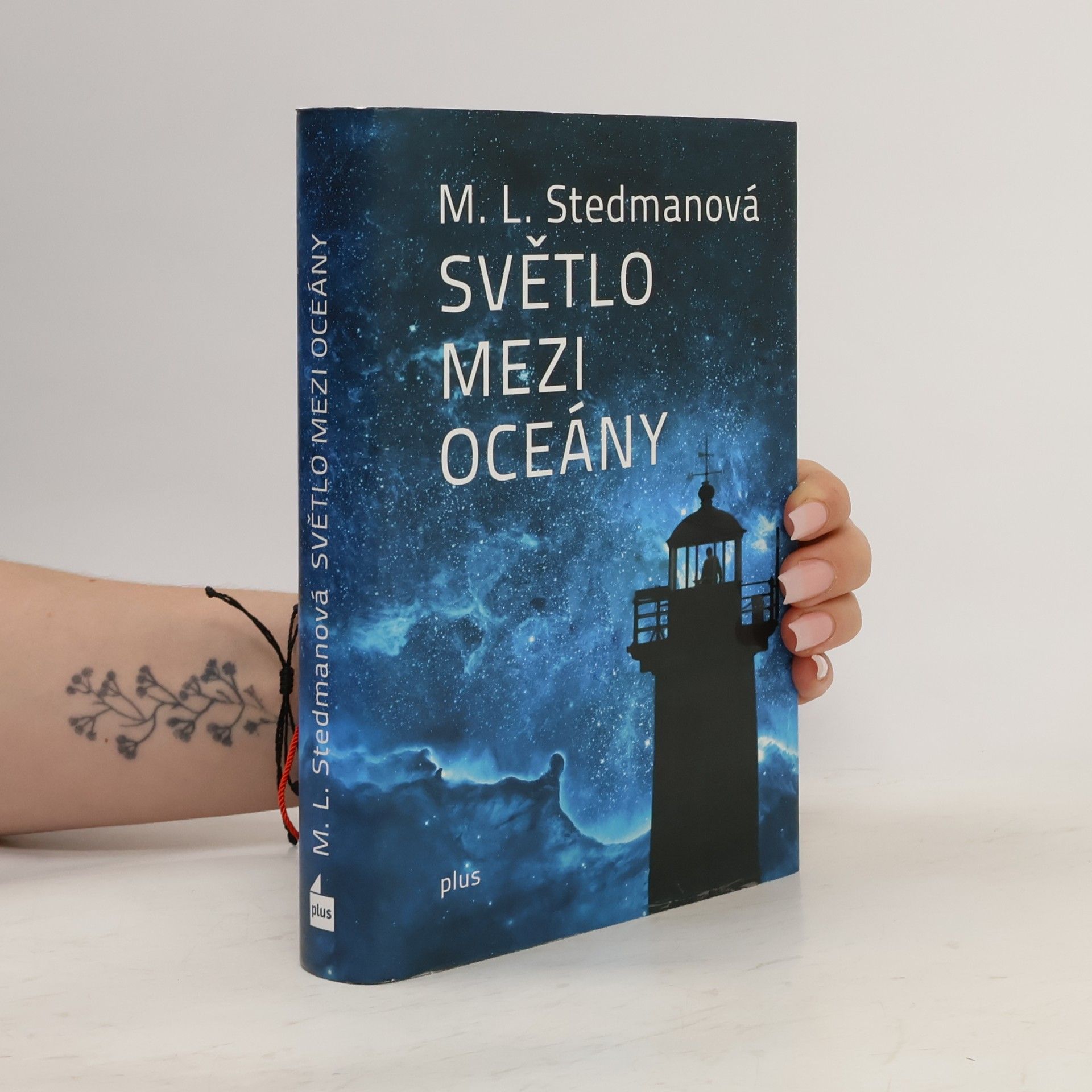 M. L. Stedman Světlo mezi oceány