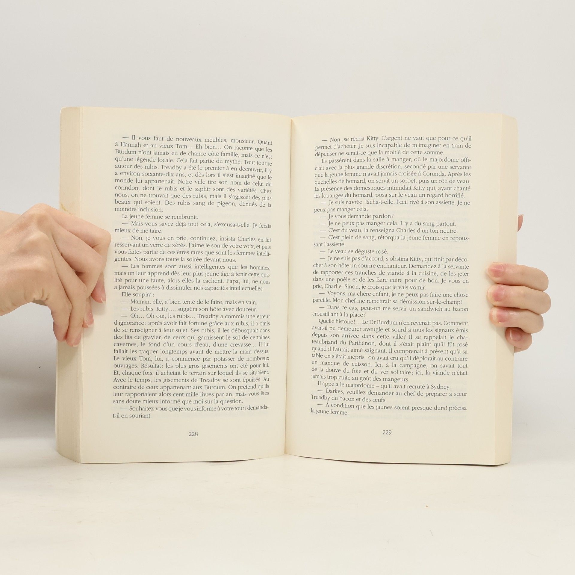 Colleen McCulloughová Les Quatre Filles du Révérend Latimer