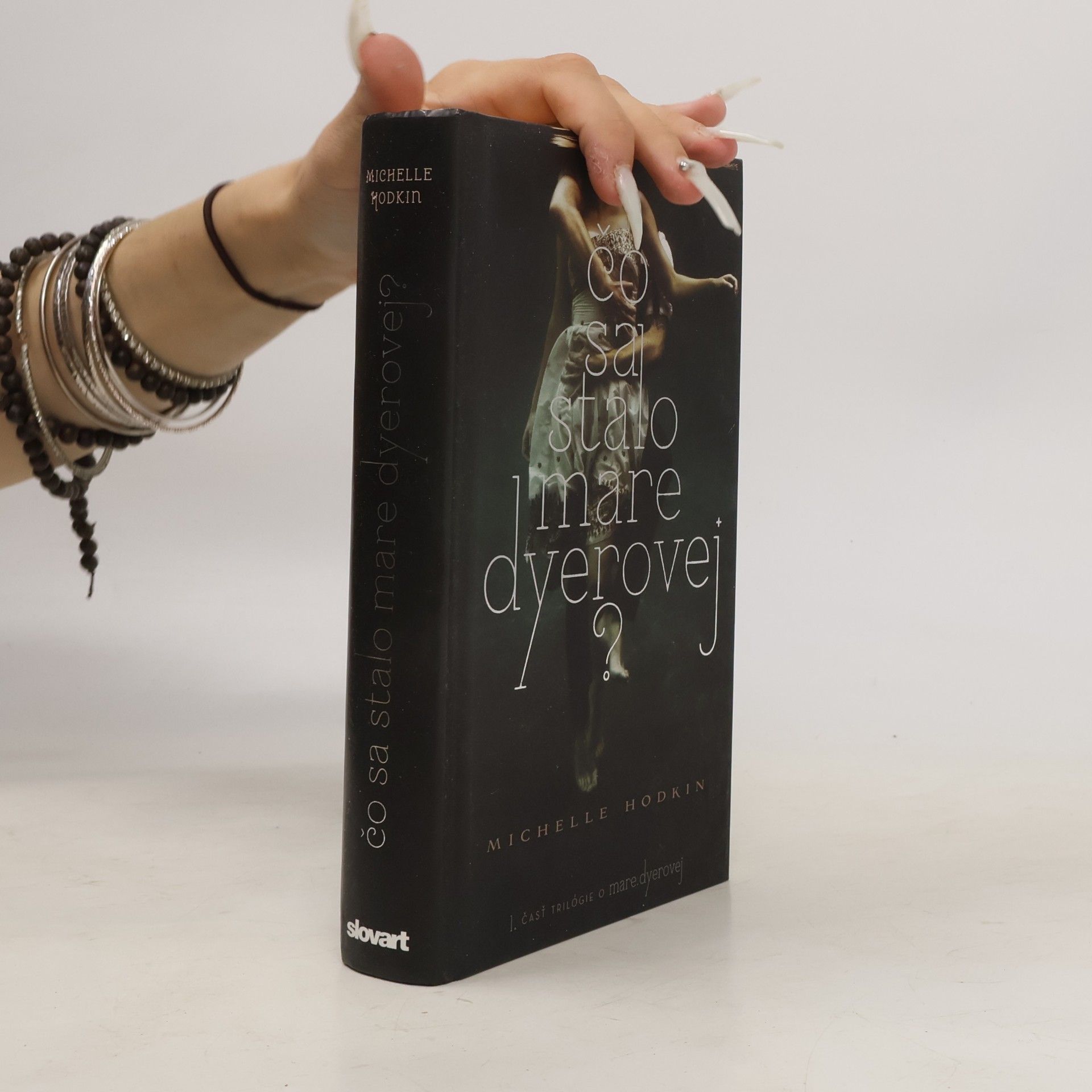 Michelle Hodkin Čo sa stalo Mare Dyerovej