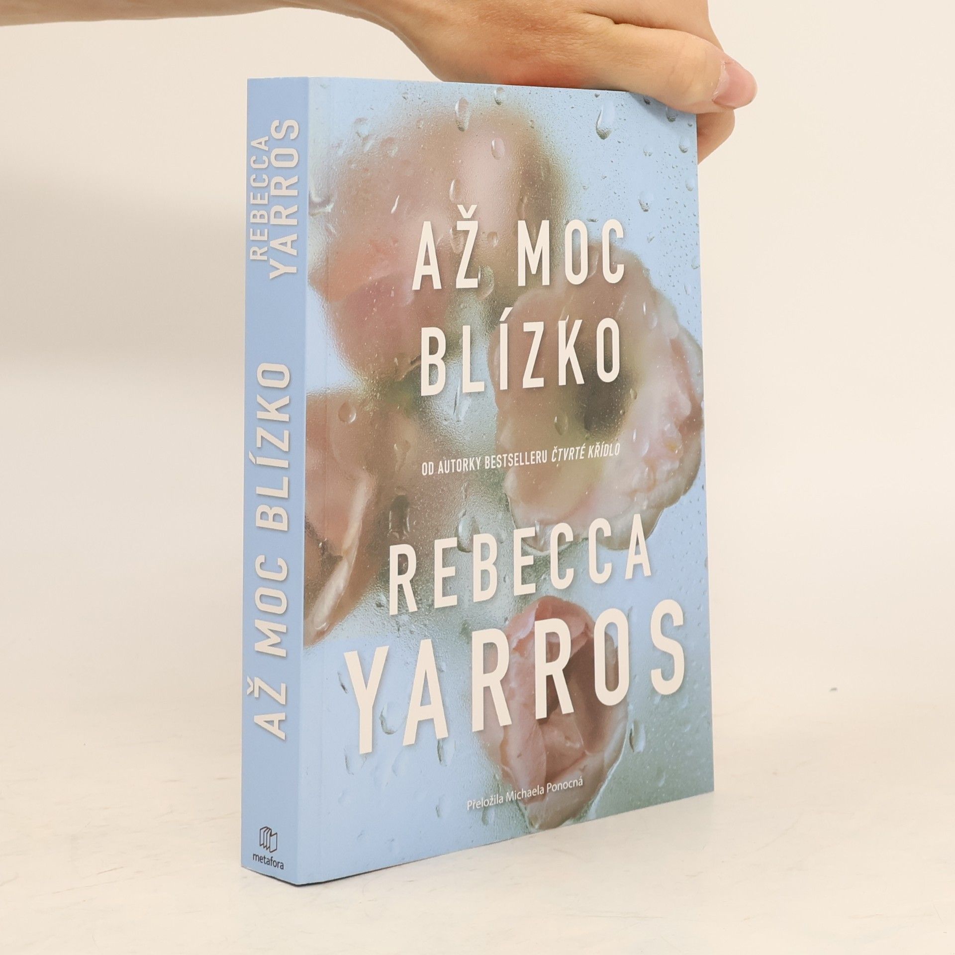 Až moc blízko