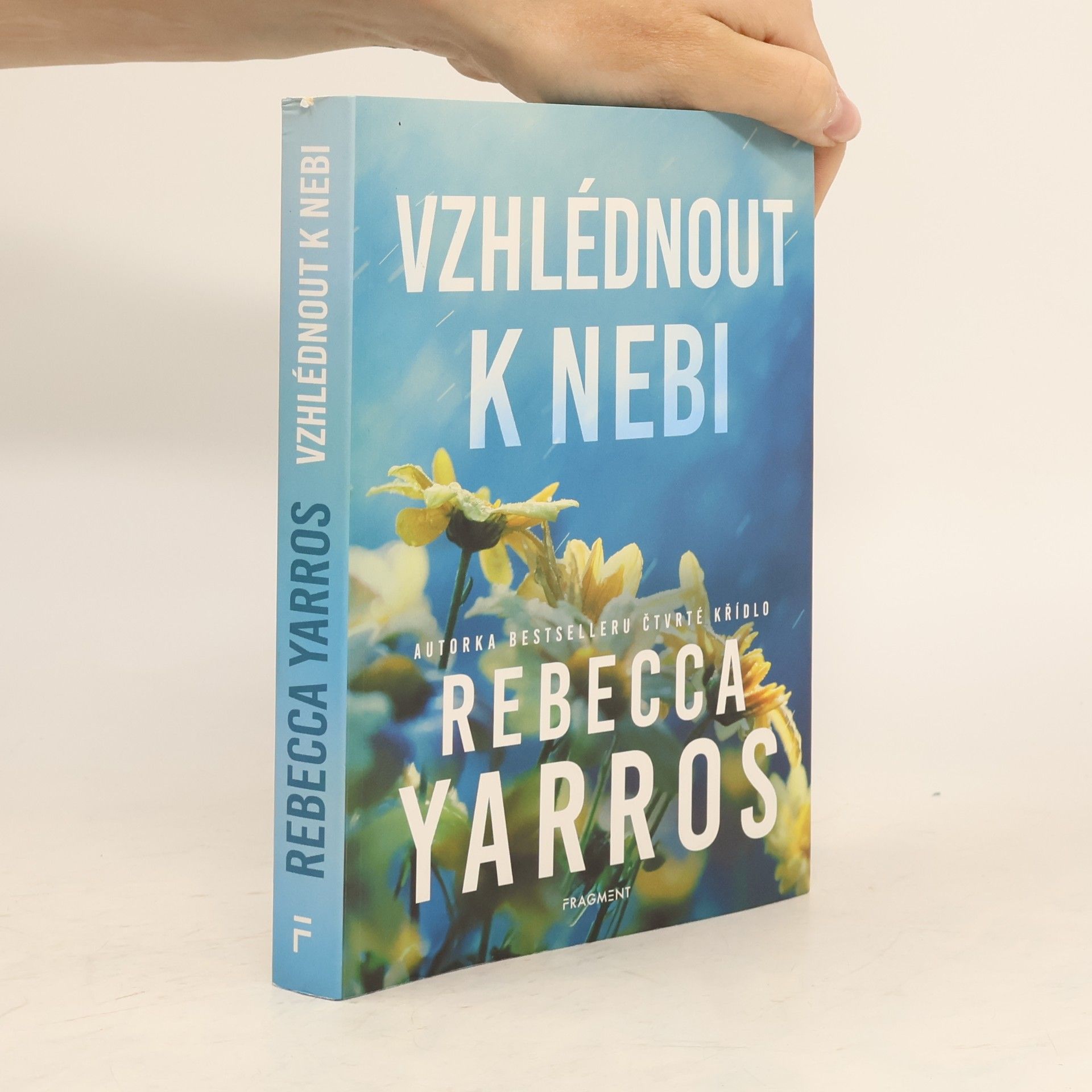Rebecca Yarros Vzhlédnout k nebi