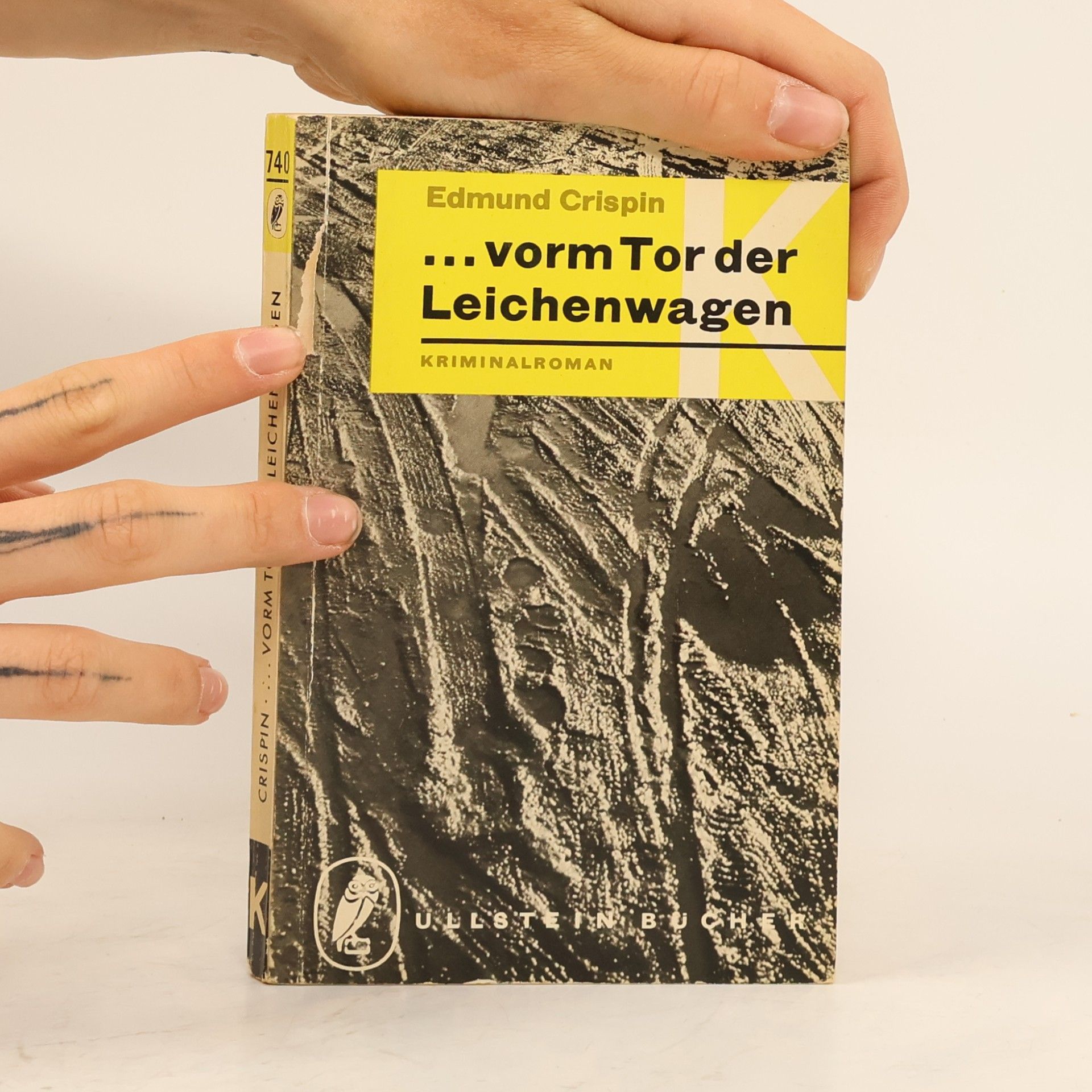 Edmund Crispin ... vorm Tor der Leichenwagen