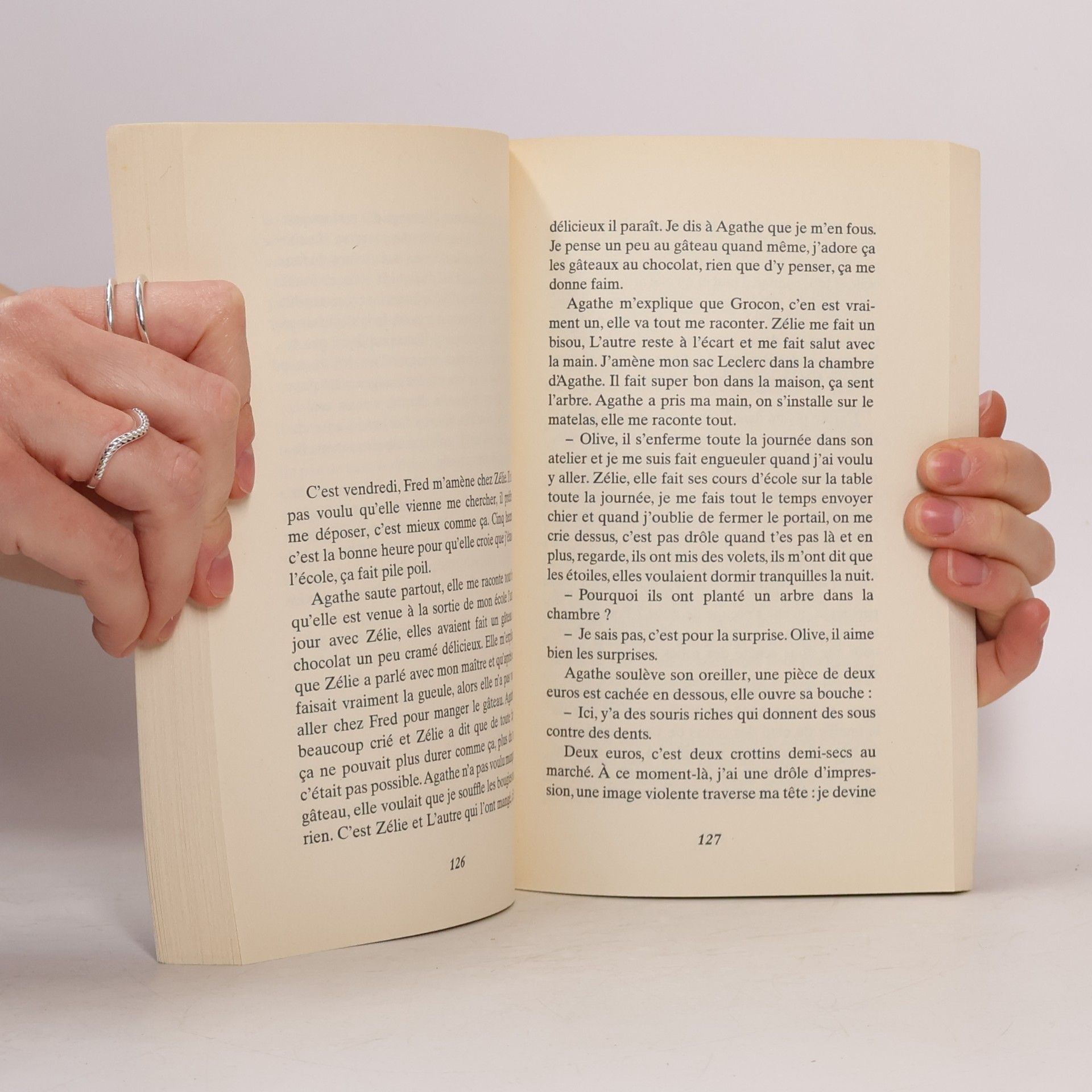 Maud Lethielleux Femmes Collection: Dis oui, Ninon