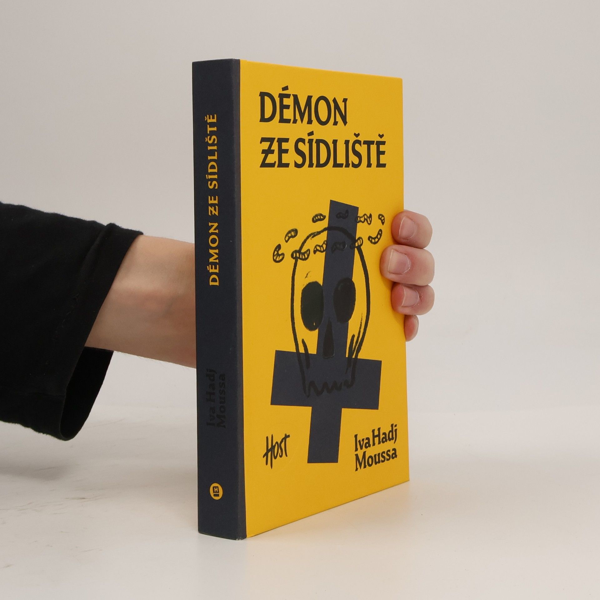 Iva Hadj Moussa Démon ze sídliště