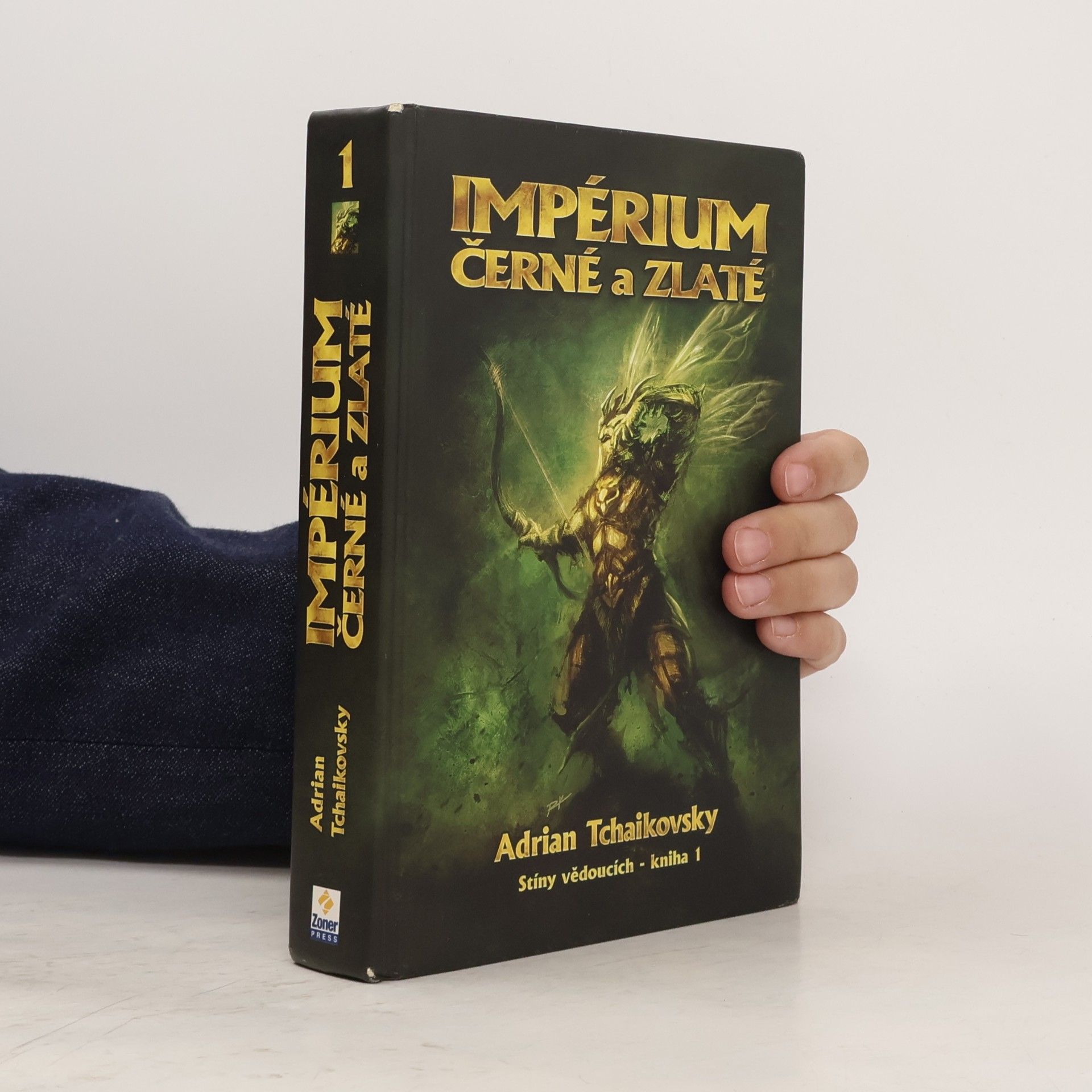 Adrian Tchaikovsky Stíny vědoucích. Kniha první, Impérium černé a zlaté
