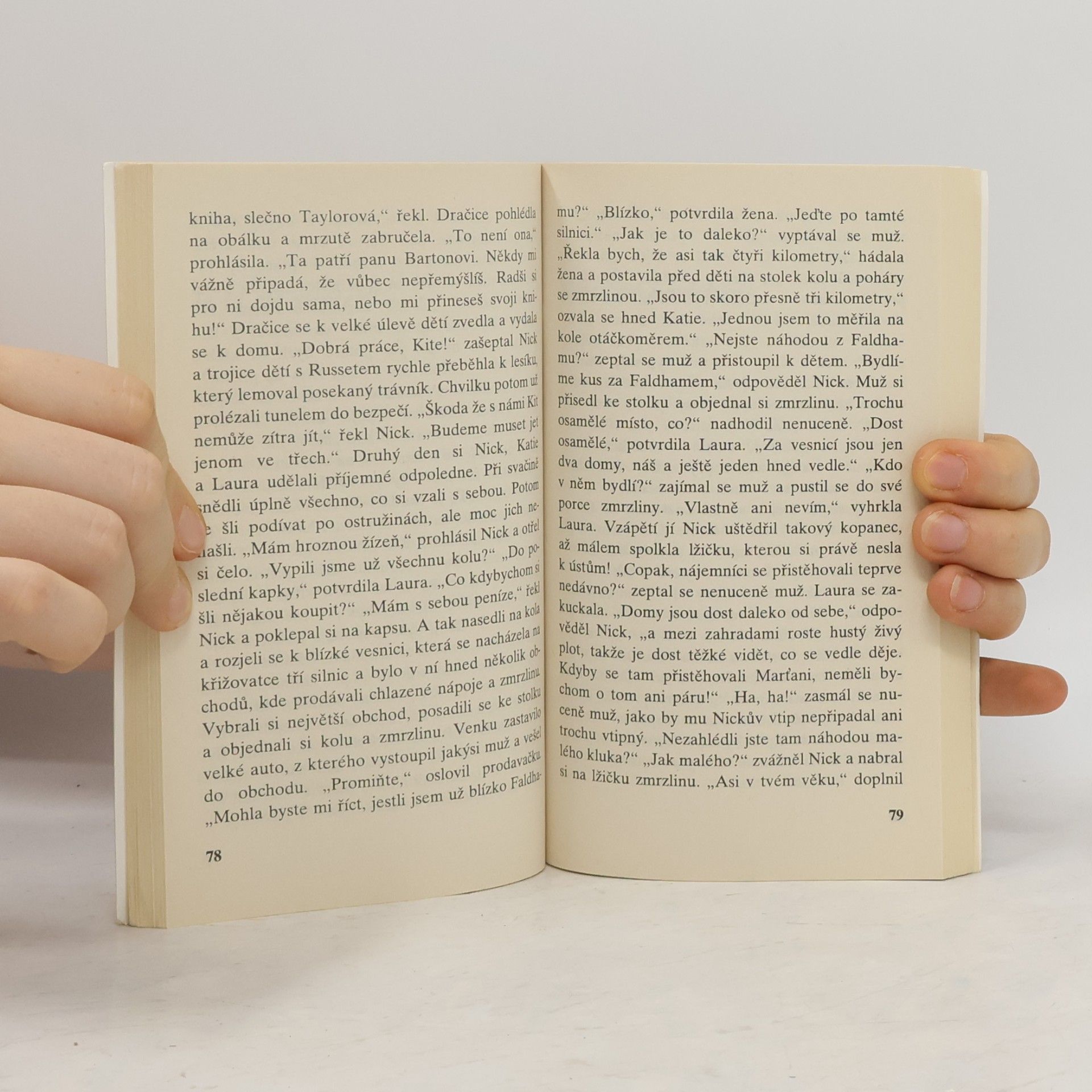 Enid Blyton Hádanka chlapce ze sousedství