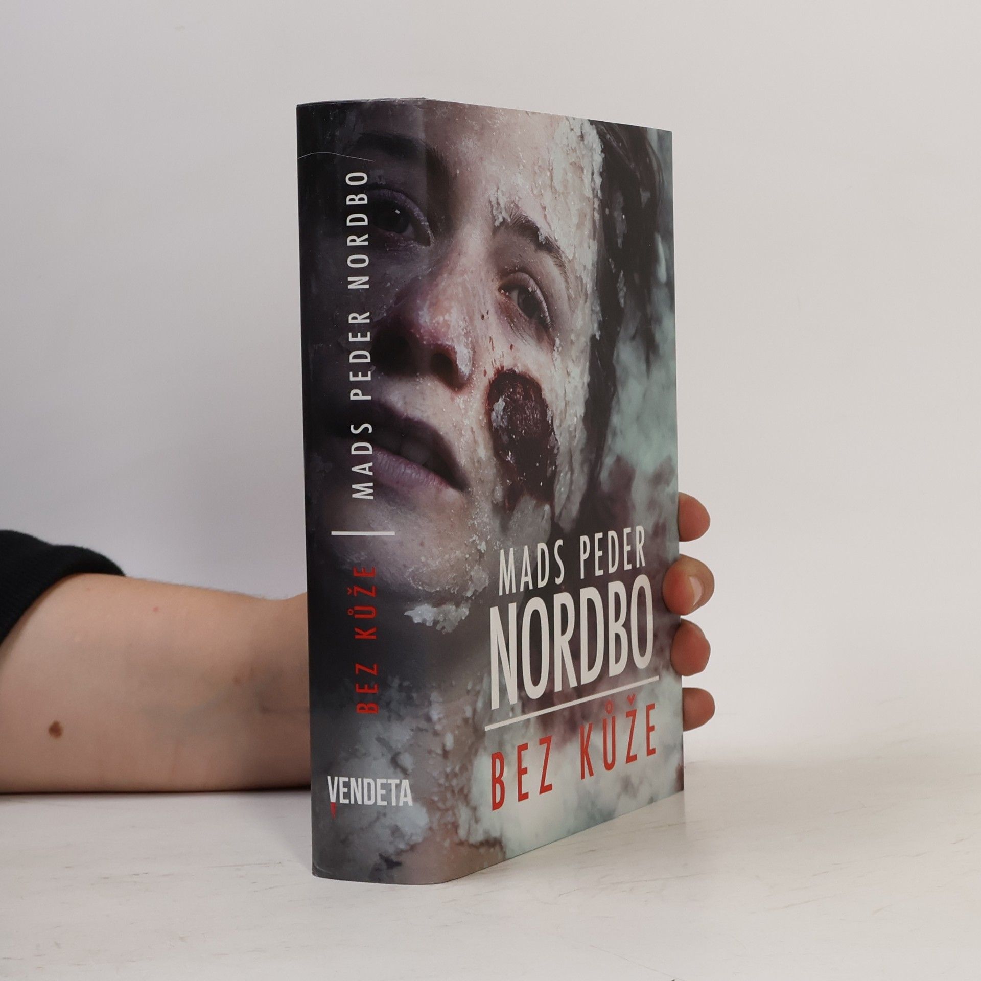 Mads Peder Nordbo Bez kůže