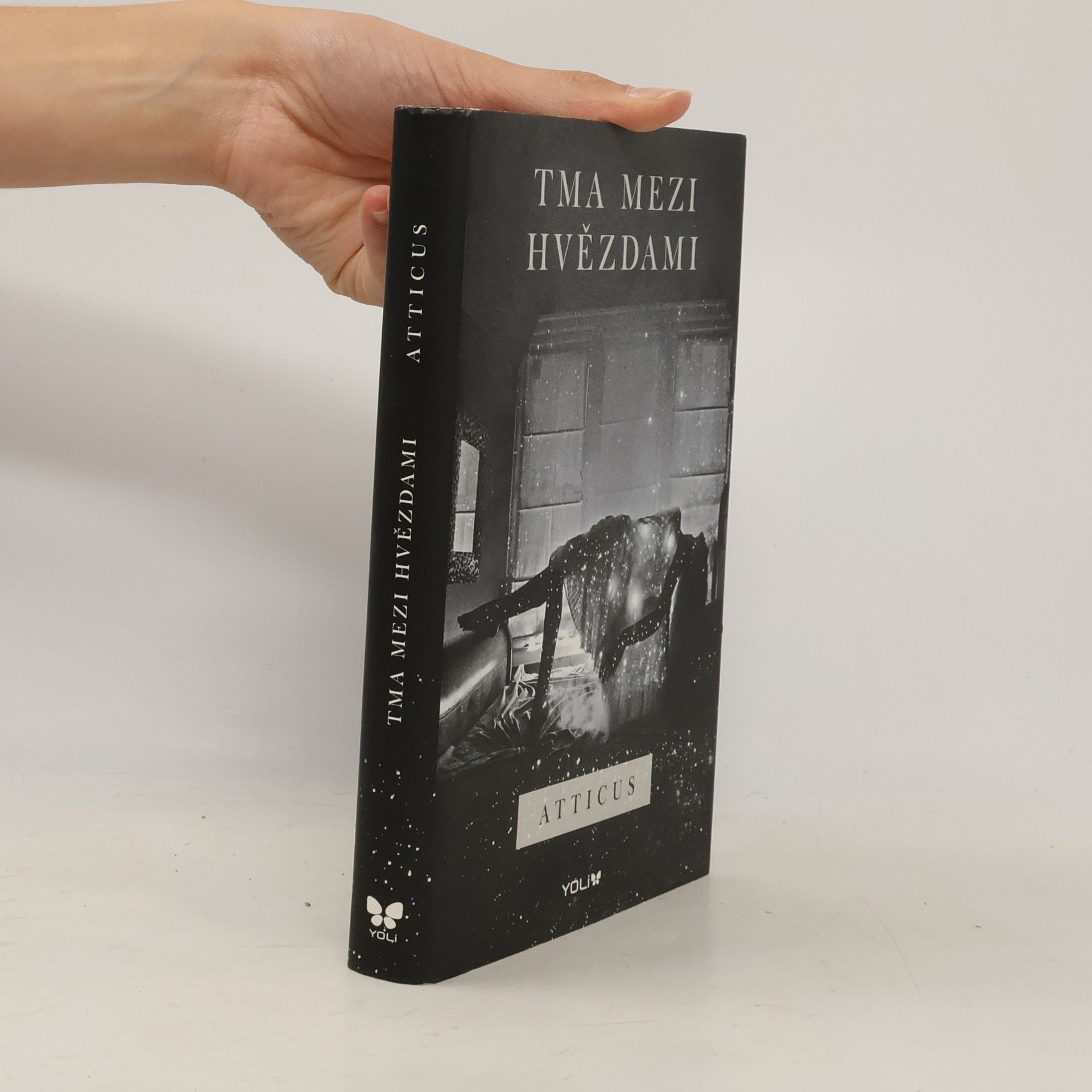 Atticus Tma mezi hvězdami