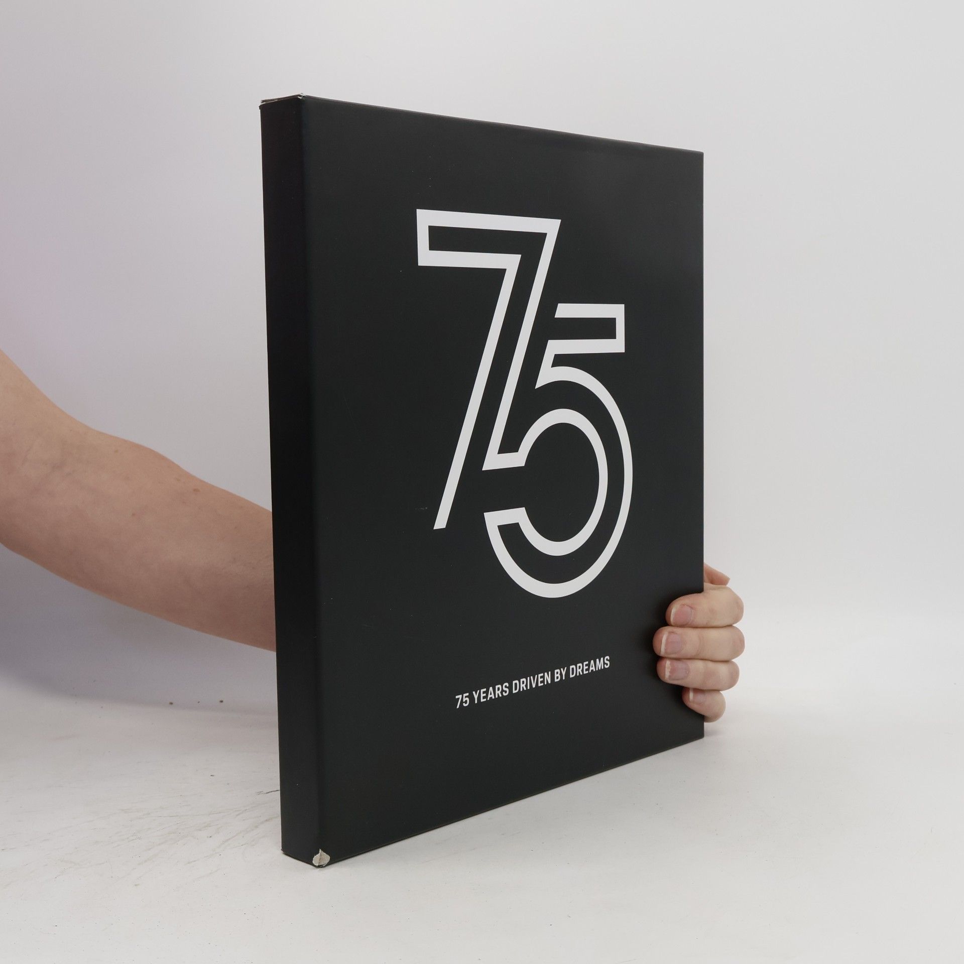 Autores varios 75 Years Driven by Dreams