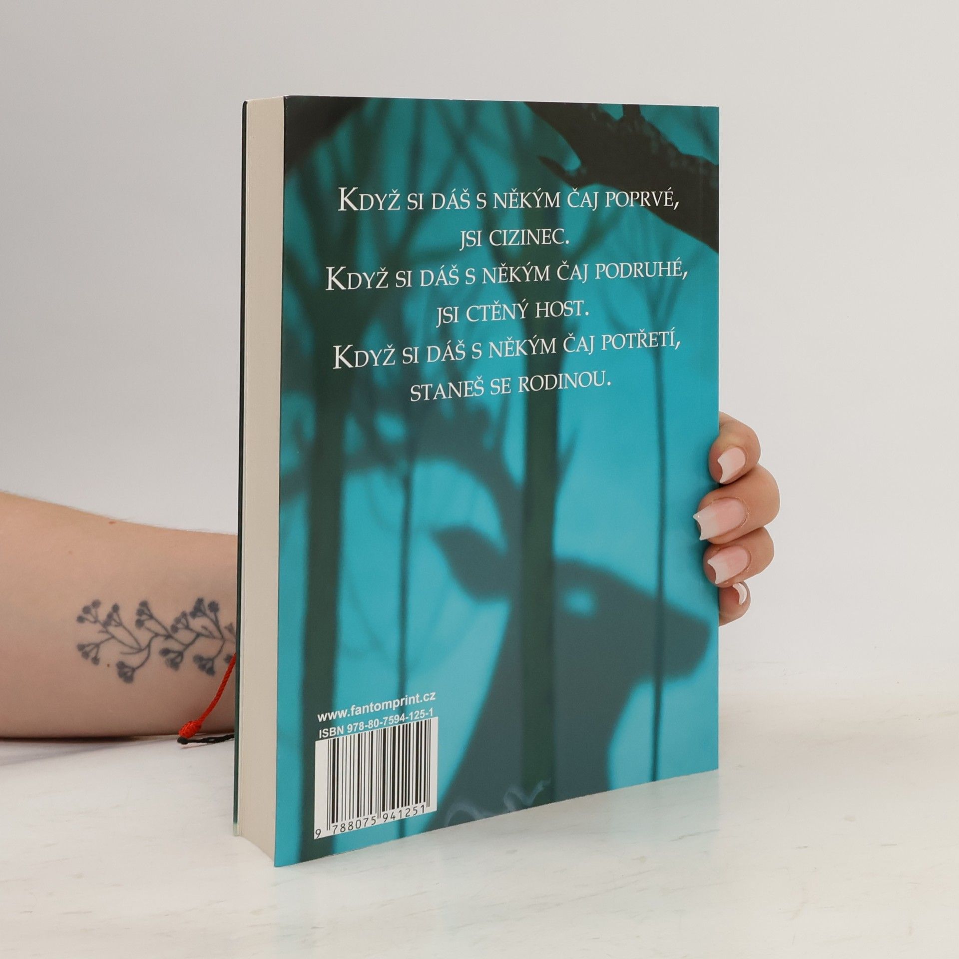 T.J. Klune Pod šeptajícími dveřmi