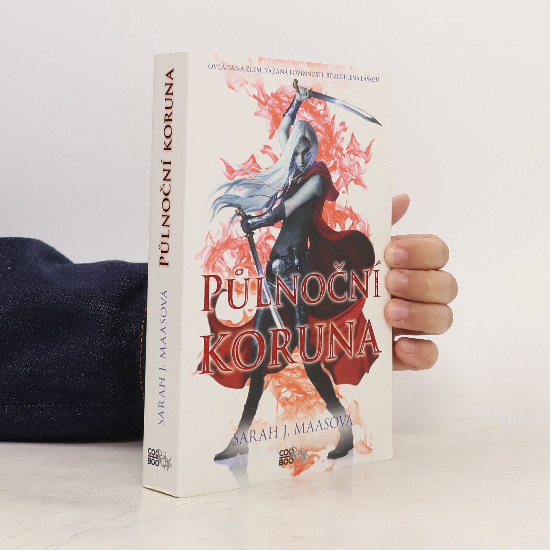 Sarah J. Maas Půlnoční koruna