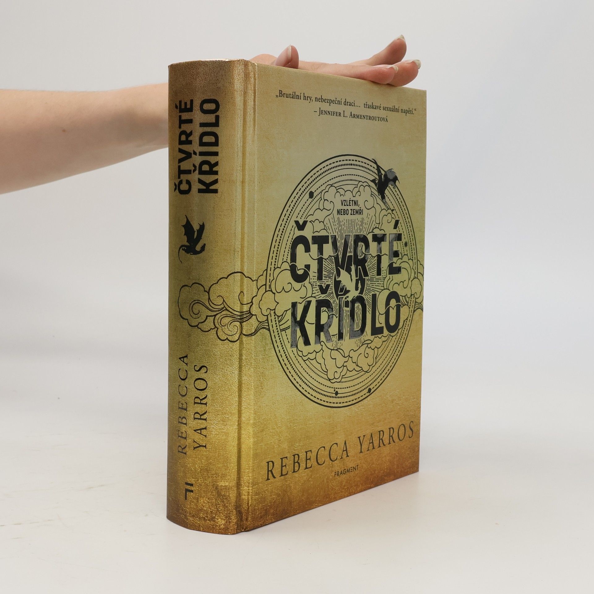 Rebecca Yarros Čtvrté křídlo