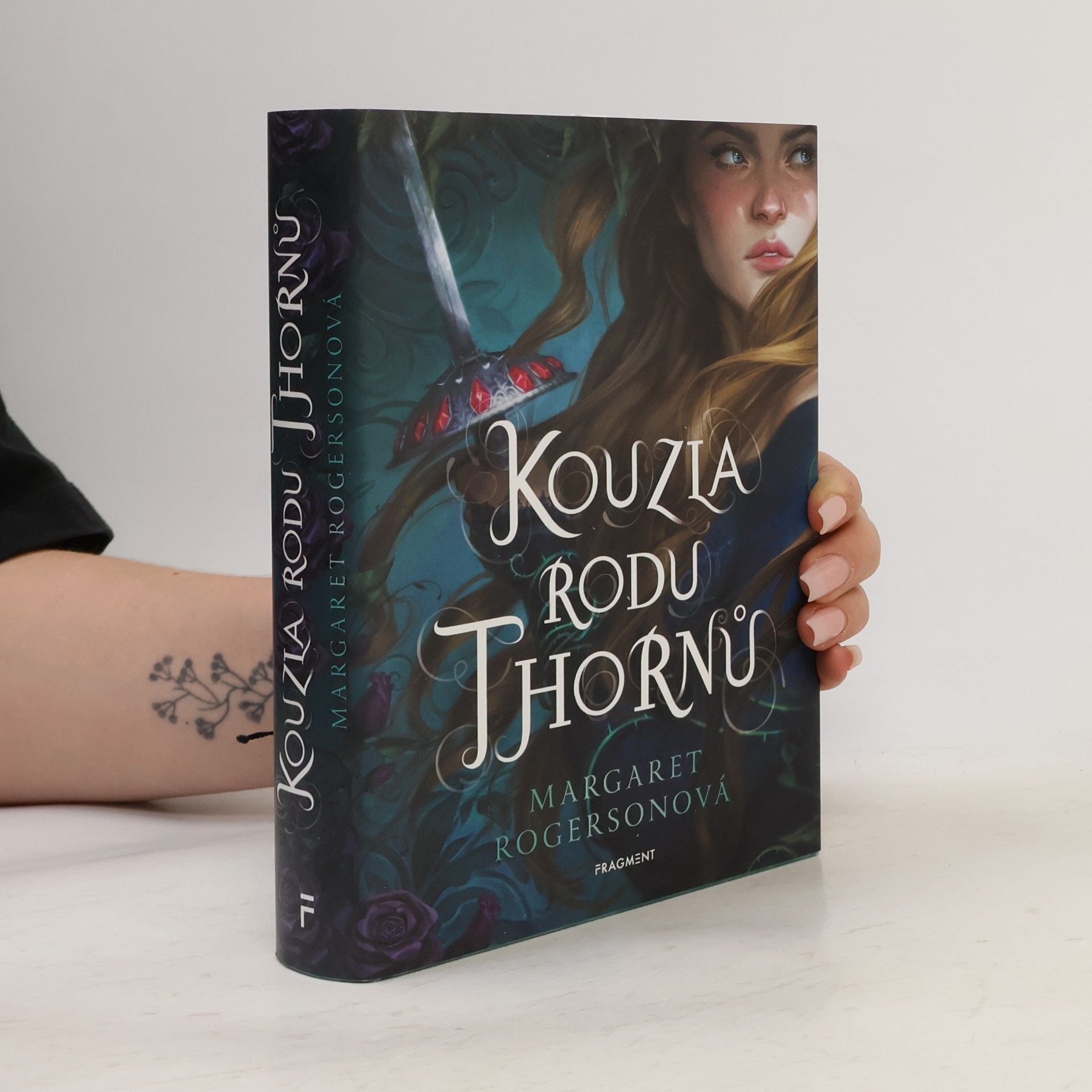 Margaret Rogerson Kouzla rodu Thornů