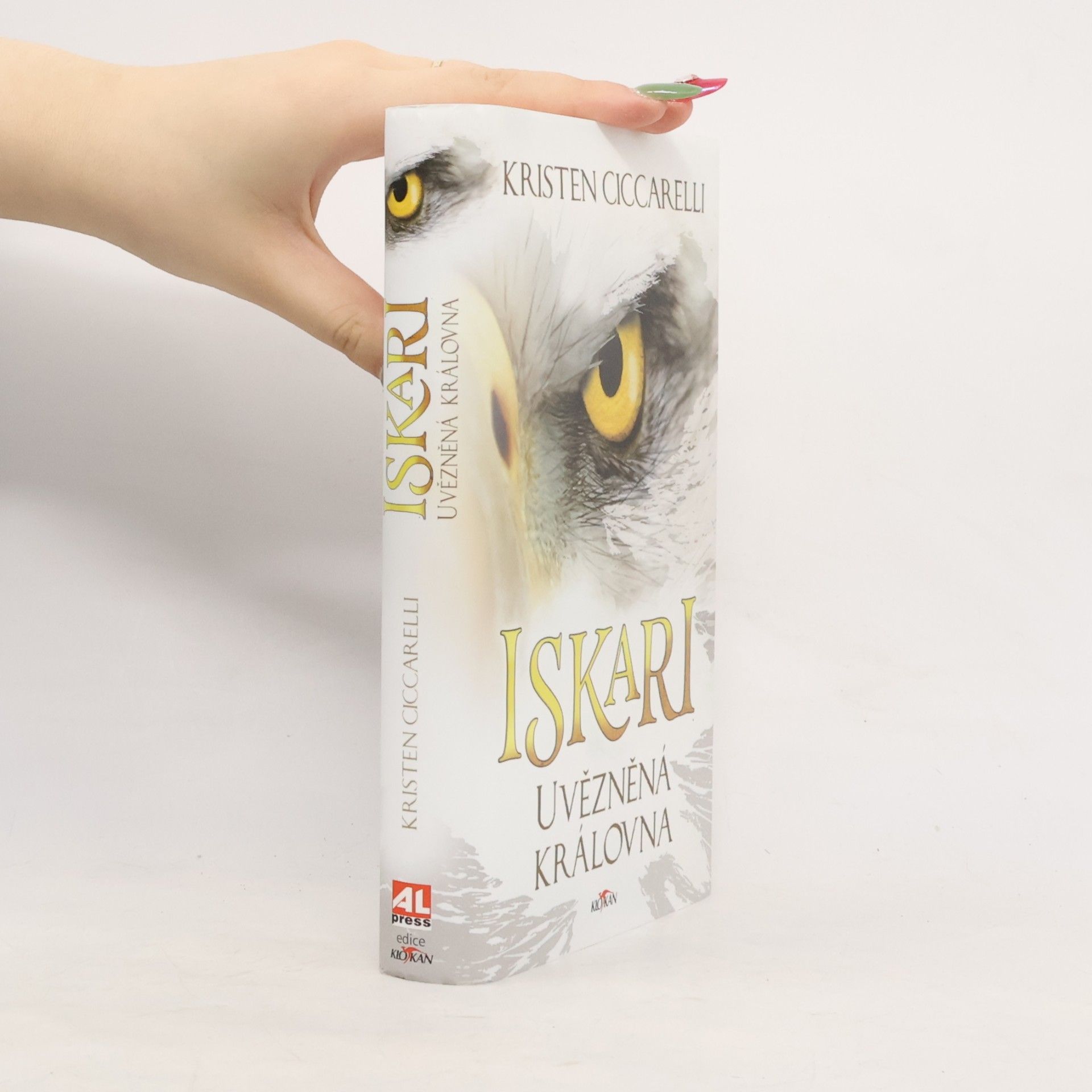 Kristen Ciccarelli Iskari. Uvězněná královna