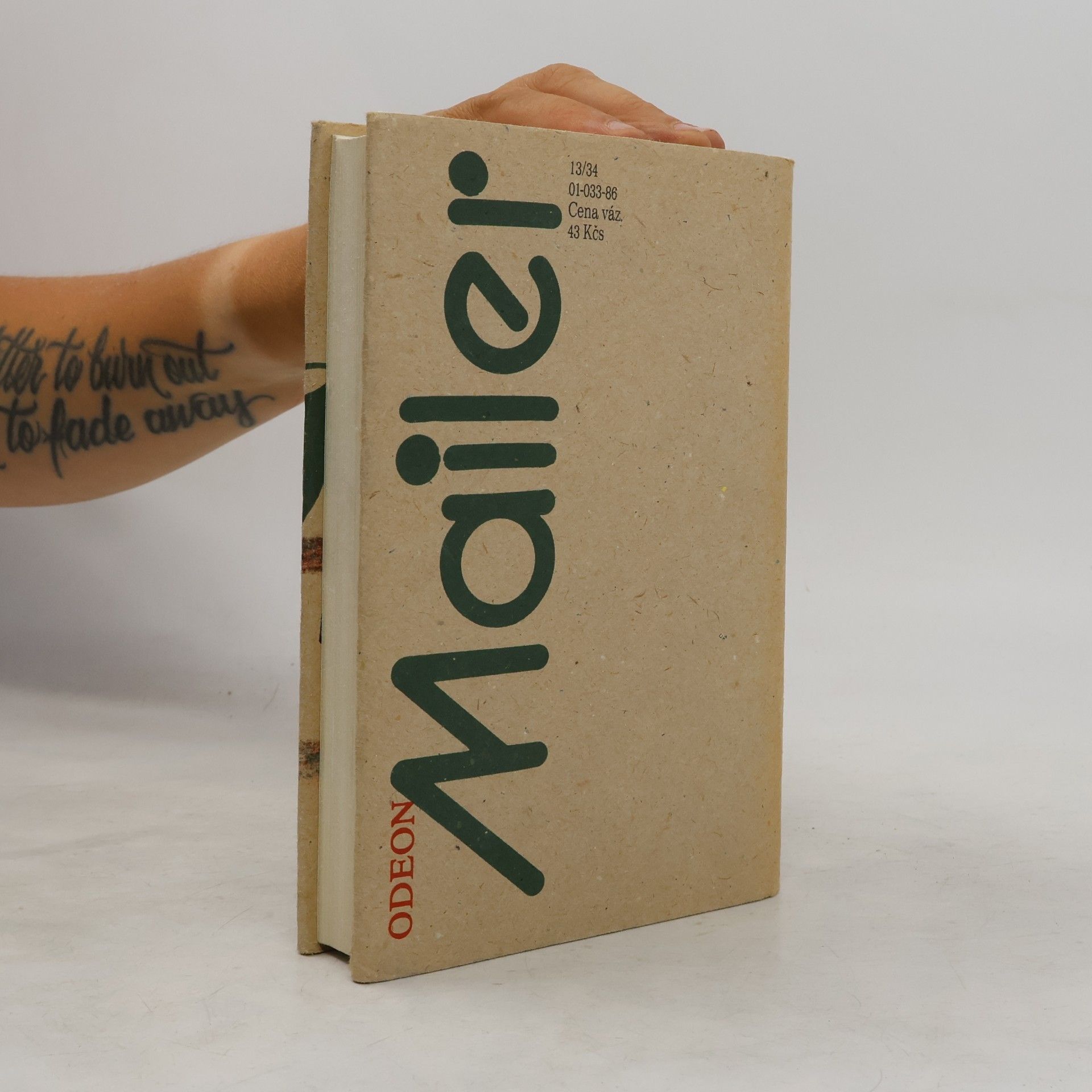 Norman Mailer Nazí a mrtví